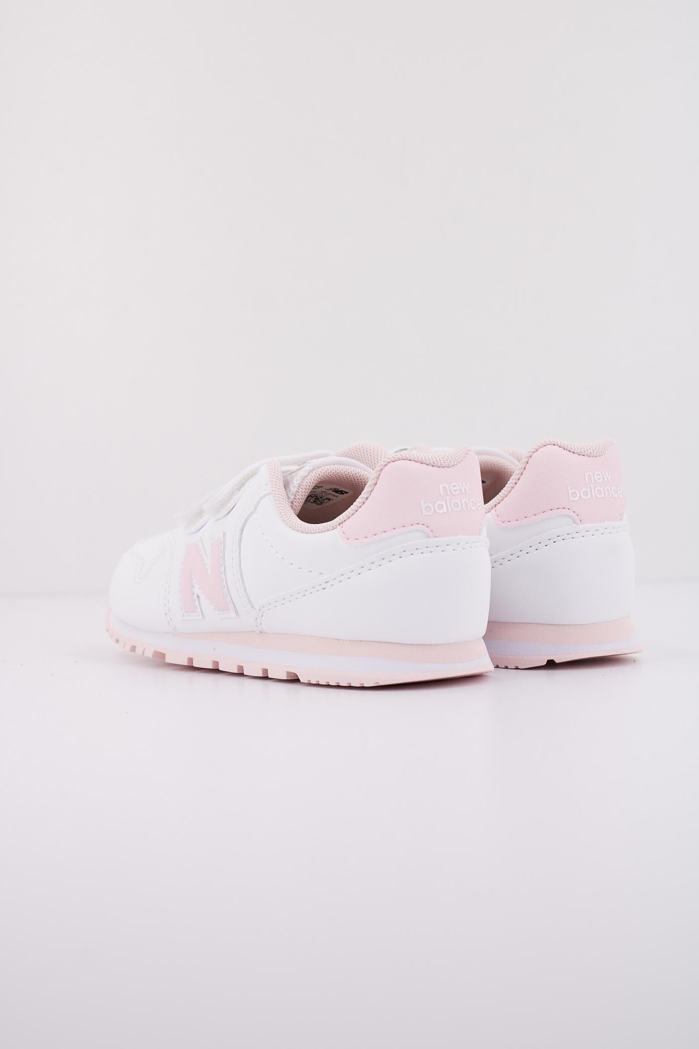 NEW BALANCE PV CWP en color BLANCO  (4)