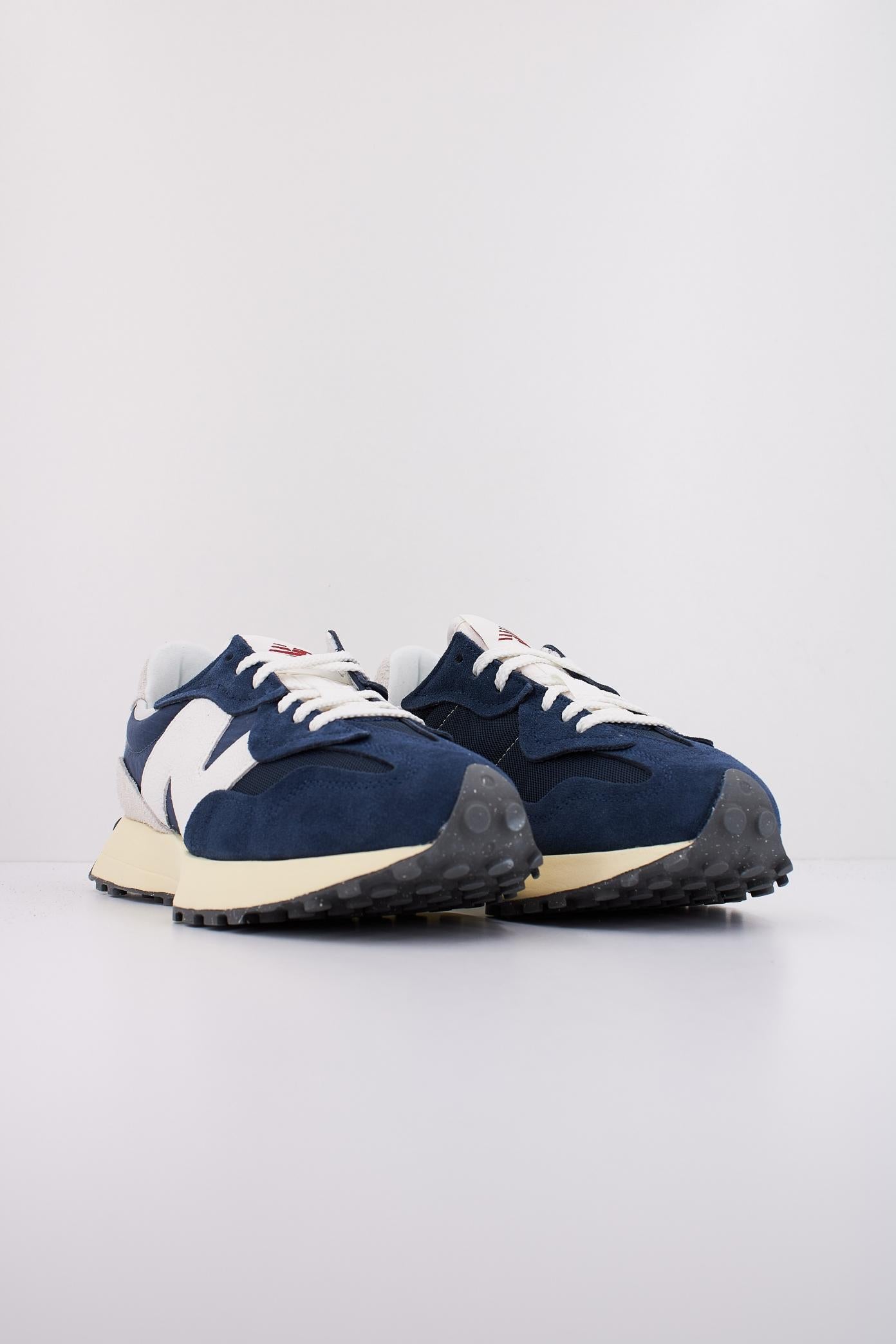 NEW BALANCE U en color AZUL  (2)