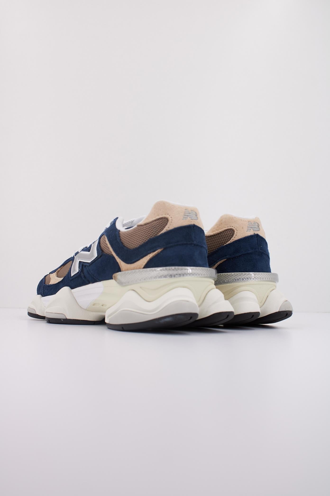 NEW BALANCE U  en color AZUL  (4)