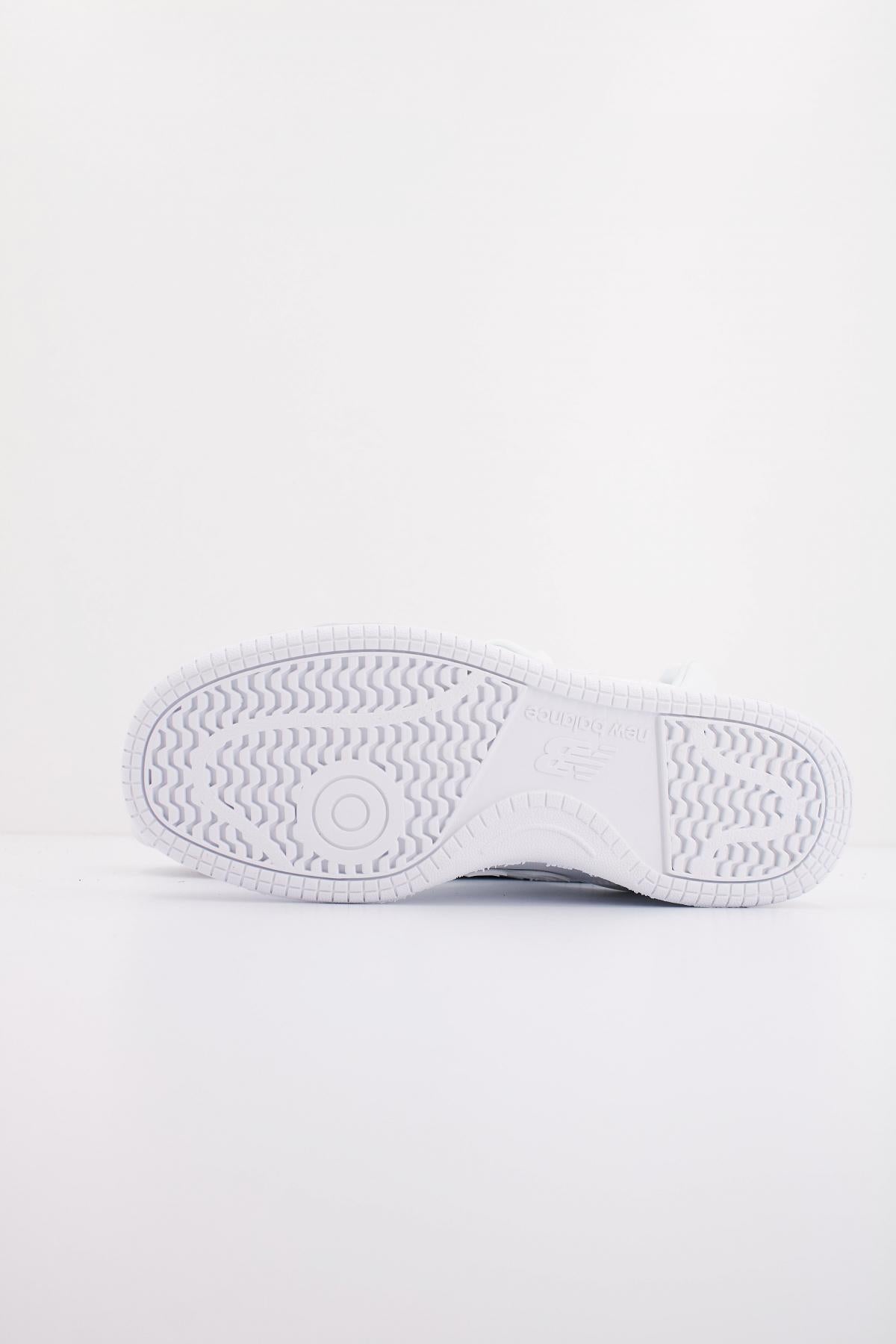 NEW BALANCE GSB W en color BLANCO  (5)
