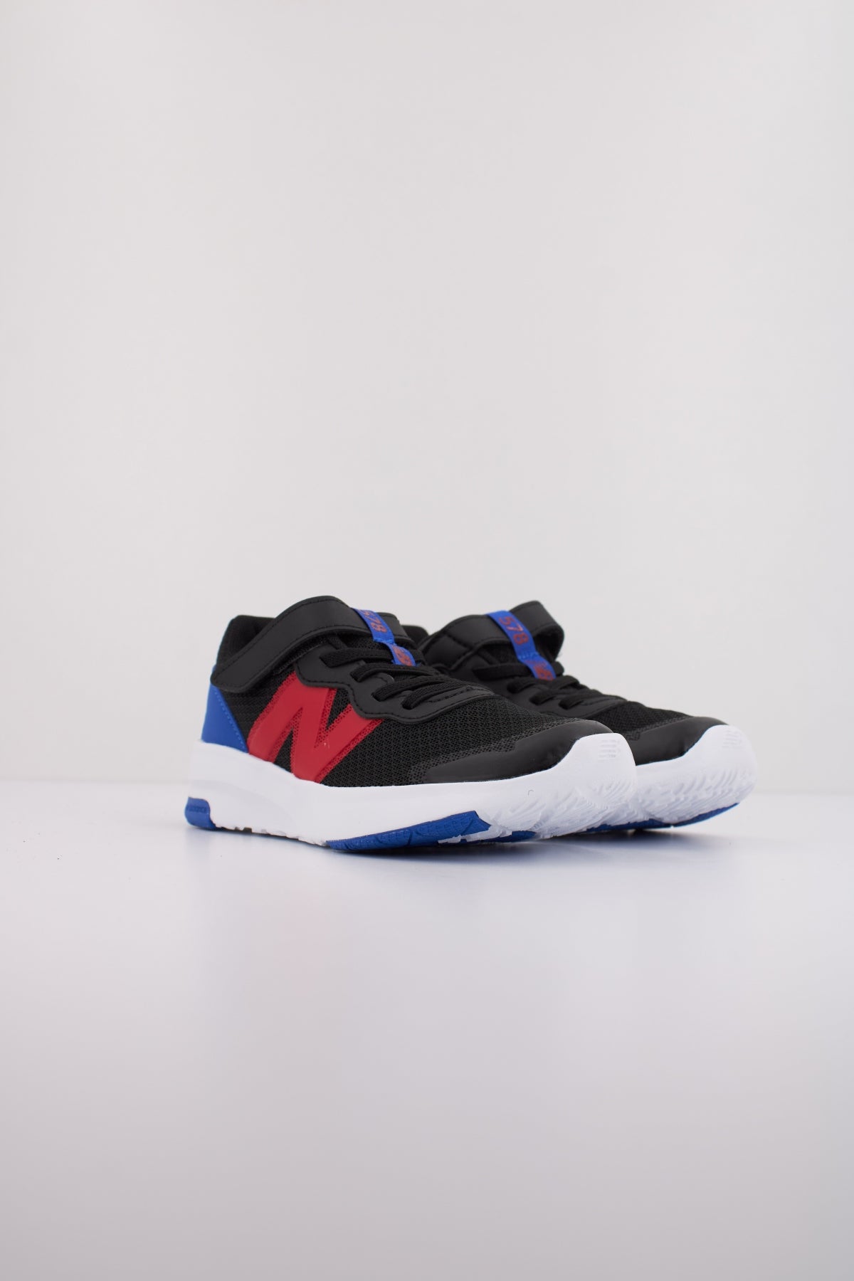 NEW BALANCE PT en color NEGRO  (2)