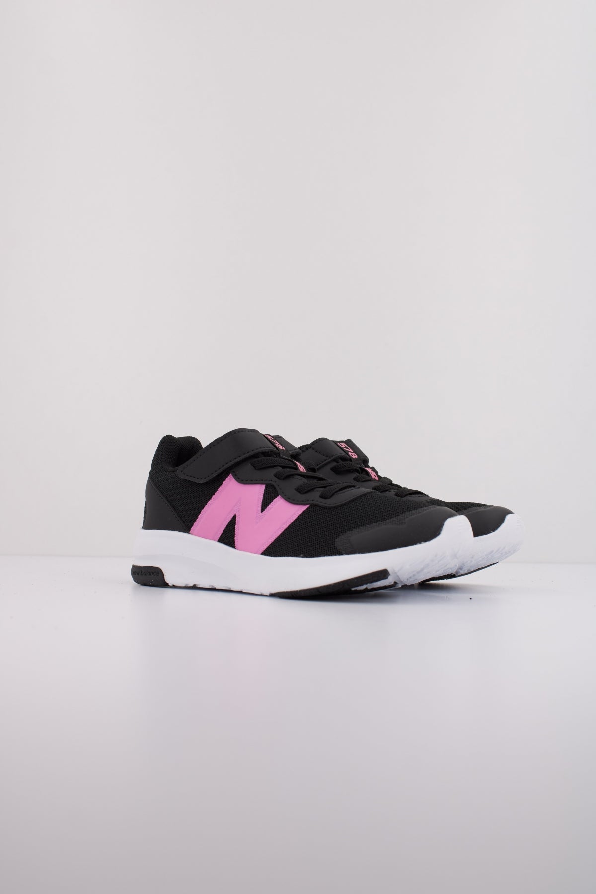 NEW BALANCE PT en color NEGRO  (2)