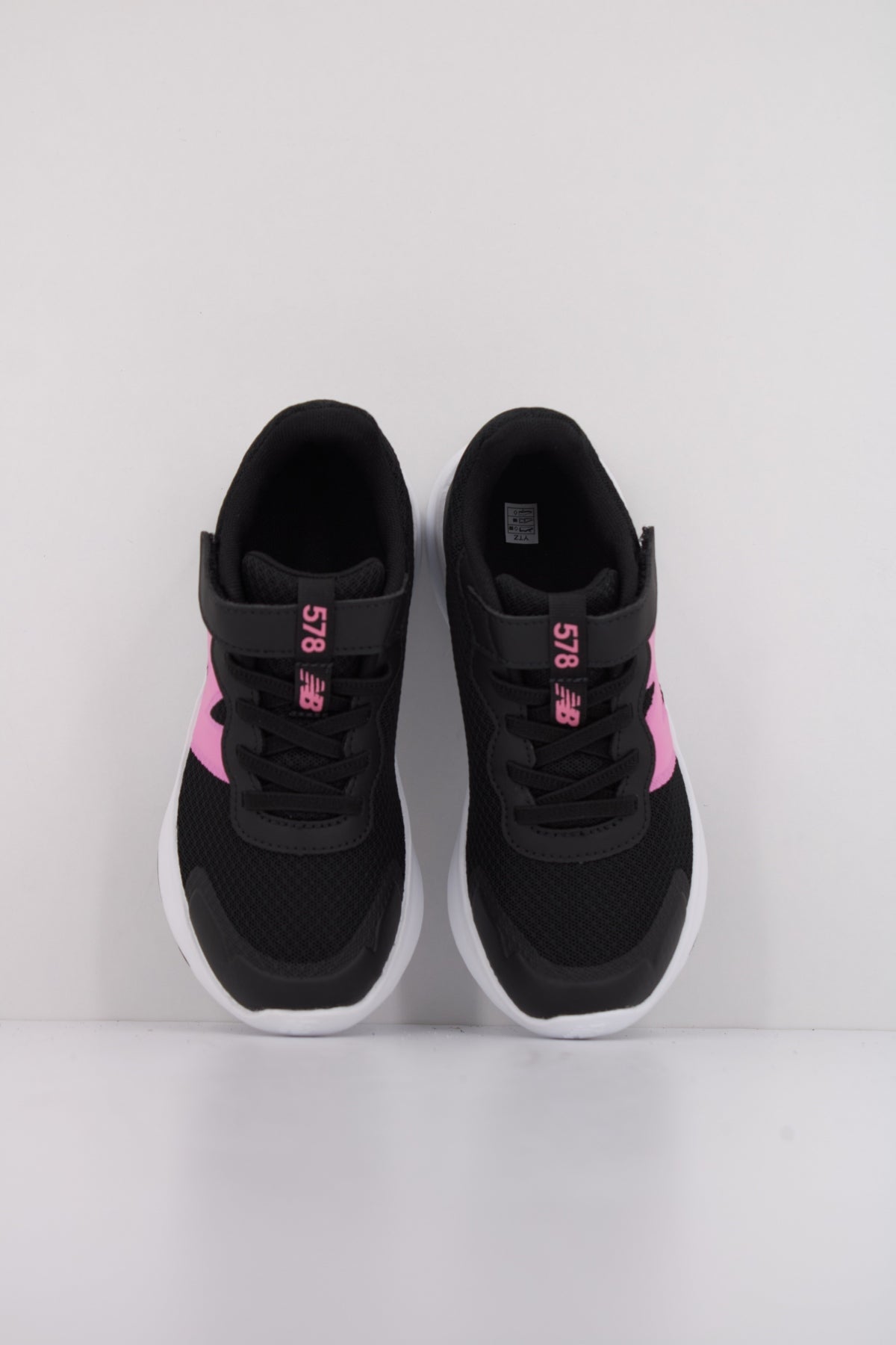 NEW BALANCE PT en color NEGRO  (3)
