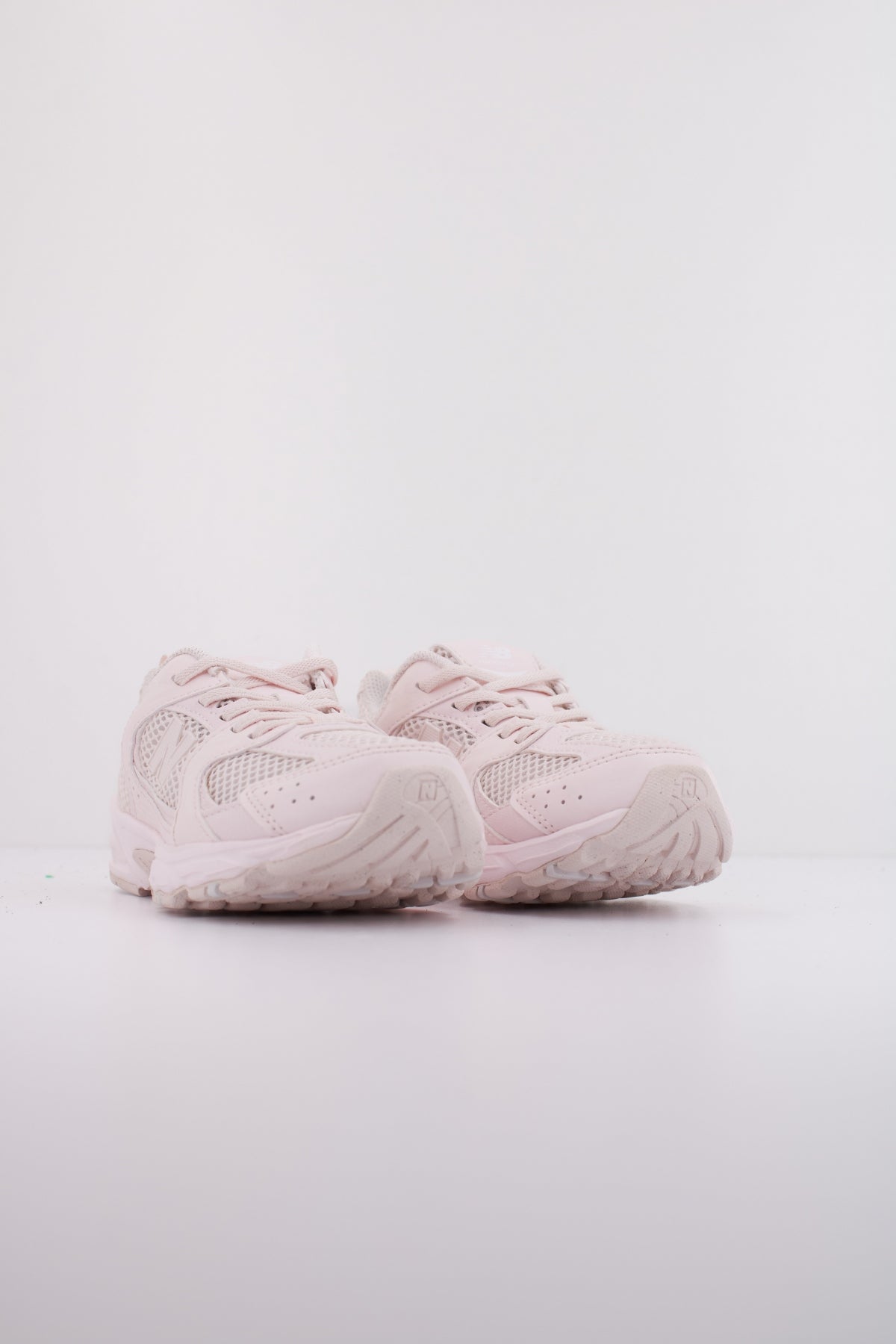 NEW BALANCE PZ  en color ROSA  (2)