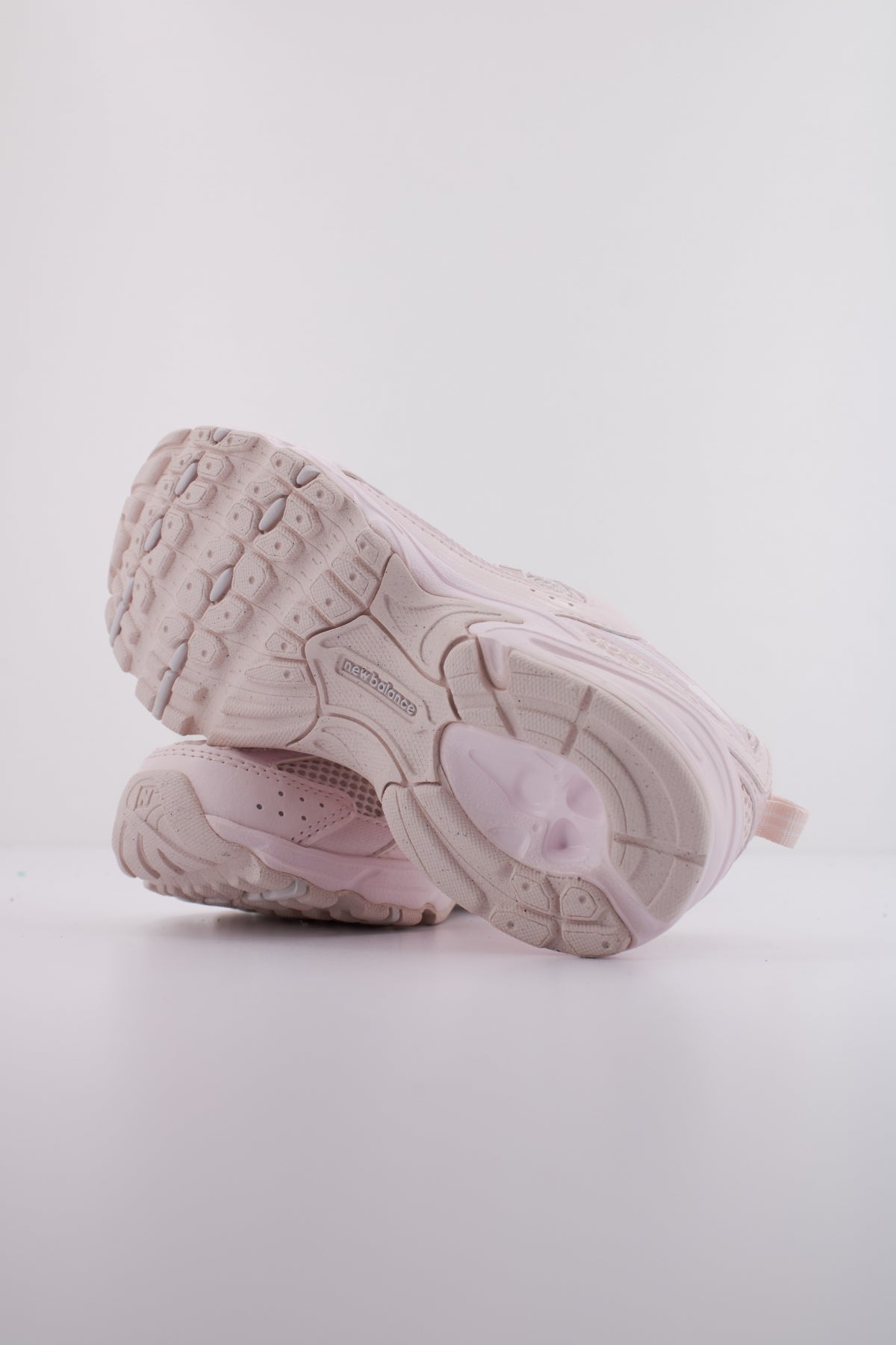 NEW BALANCE PZ  en color ROSA  (5)