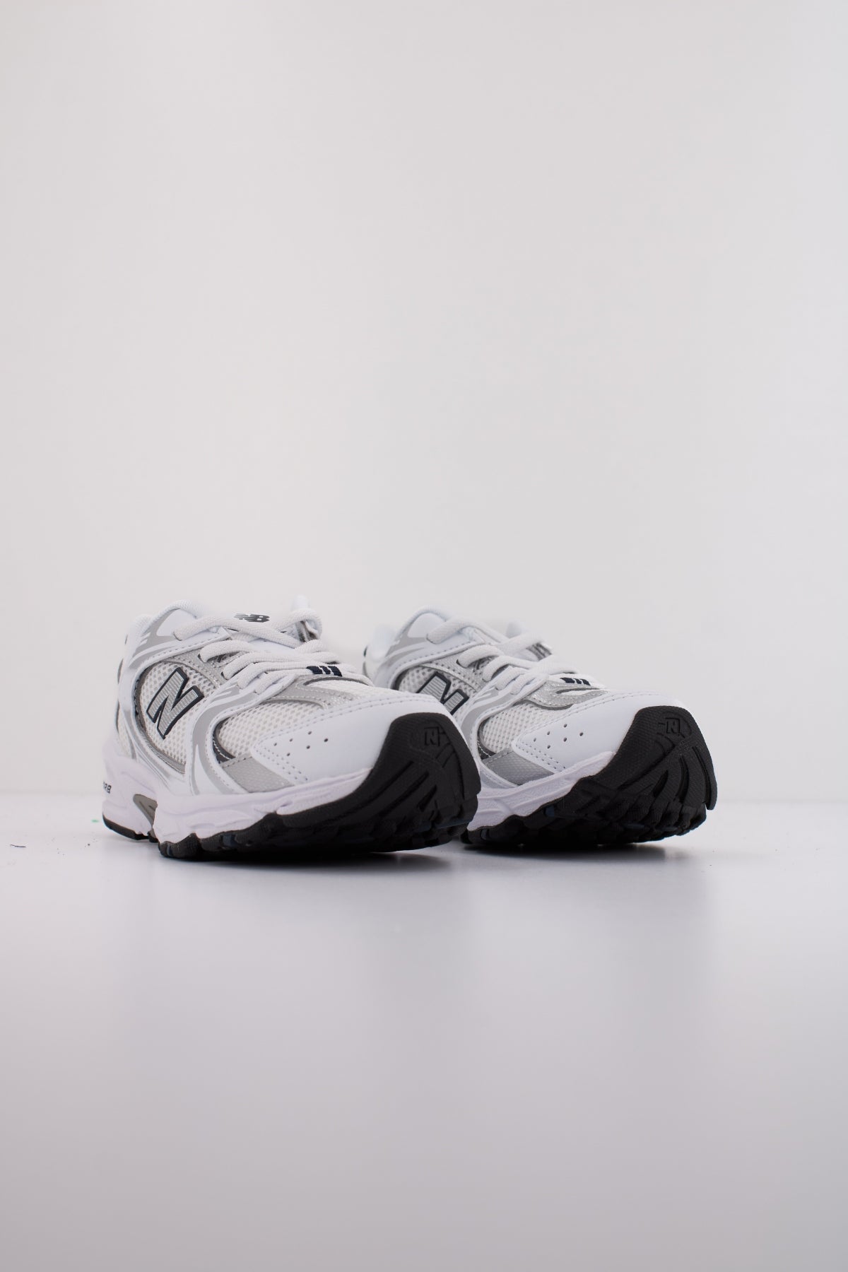 NEW BALANCE PZ  en color BLANCO  (2)