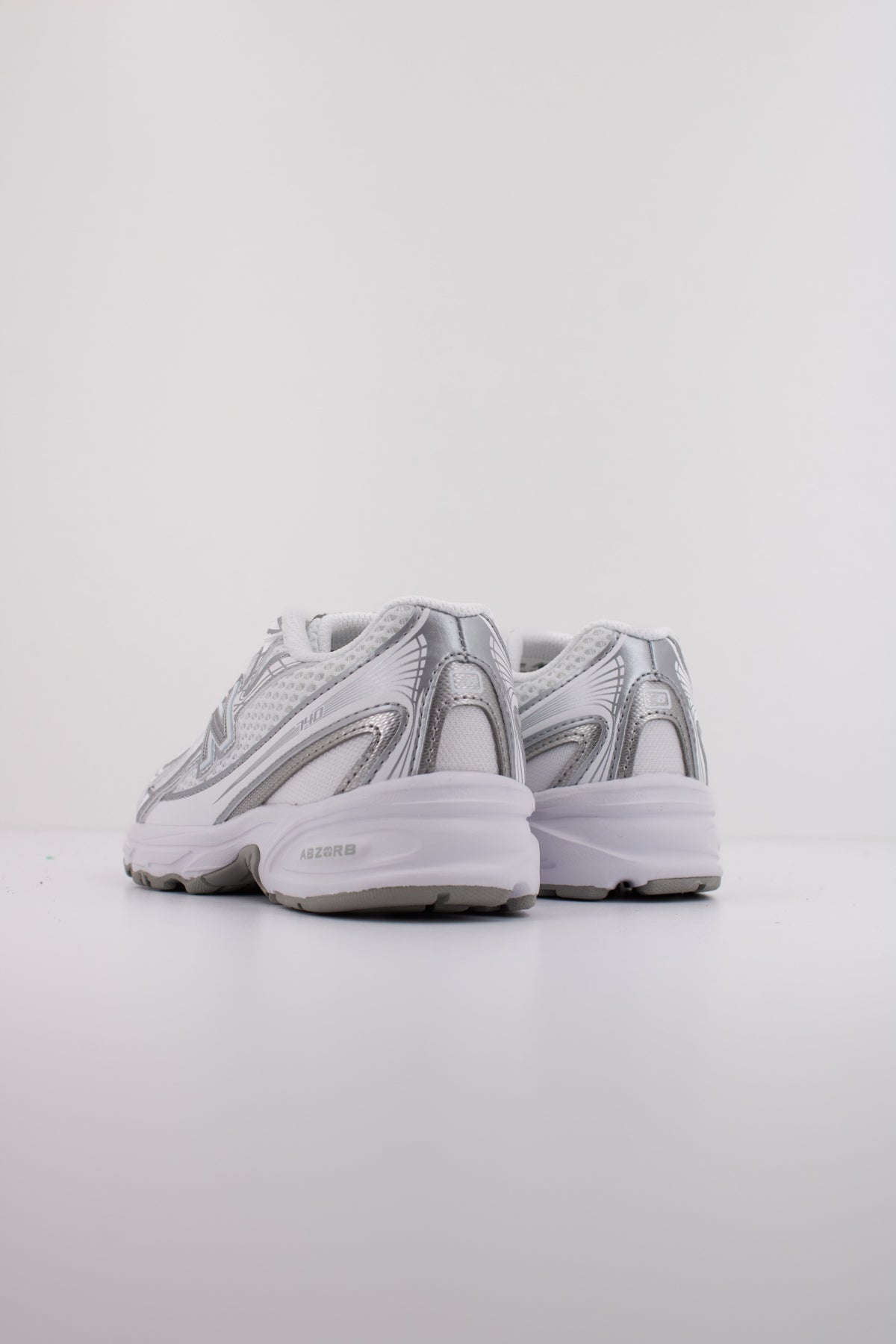 NEW BALANCE PZ  en color BLANCO  (4)