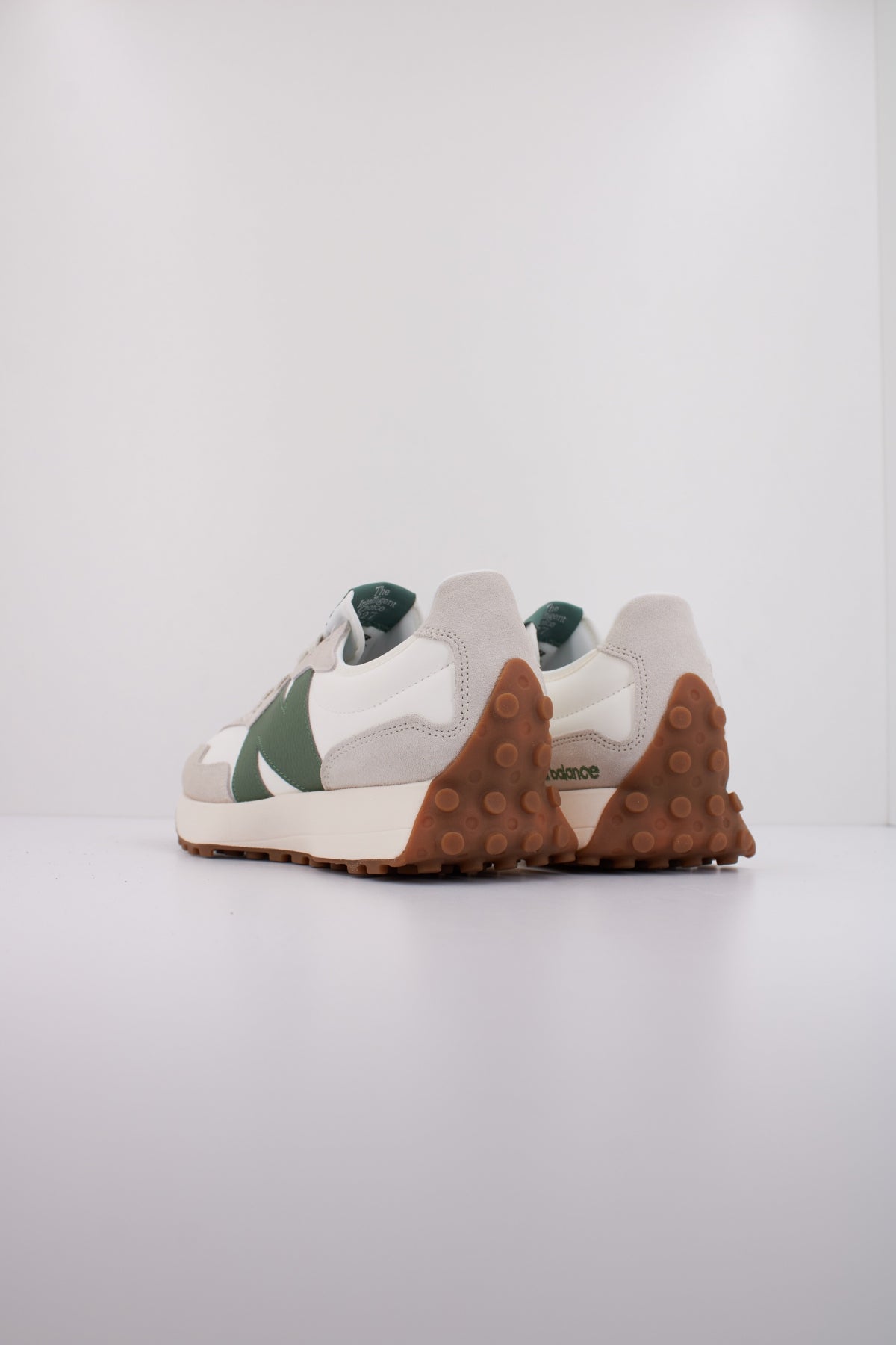 NEW BALANCE U en color BLANCO  (4)