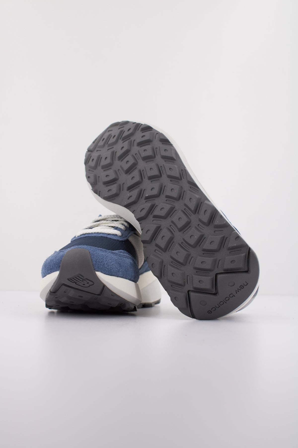 NEW BALANCE U en color AZUL  (5)