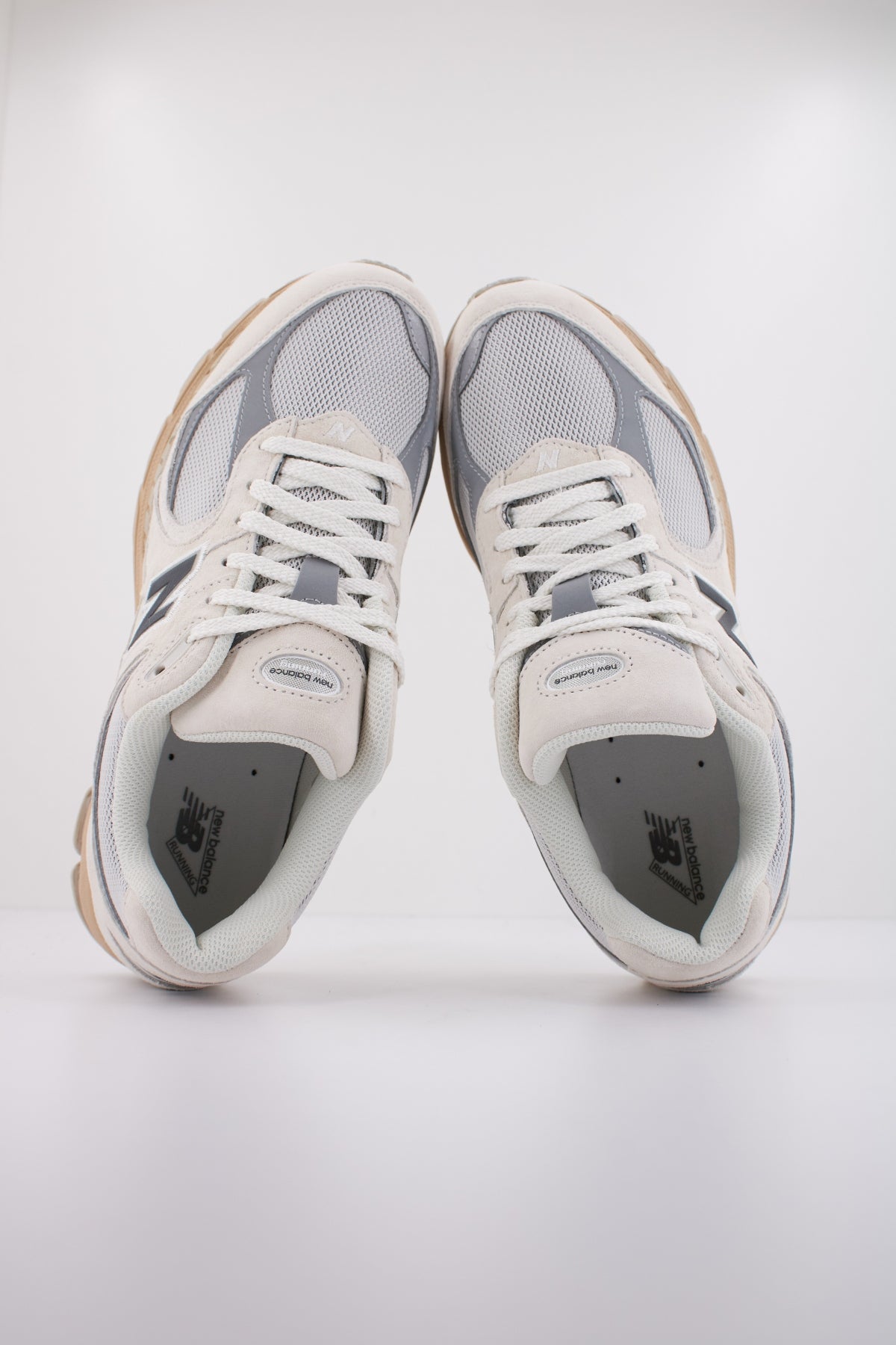 NEW BALANCE U en color BLANCO  (3)