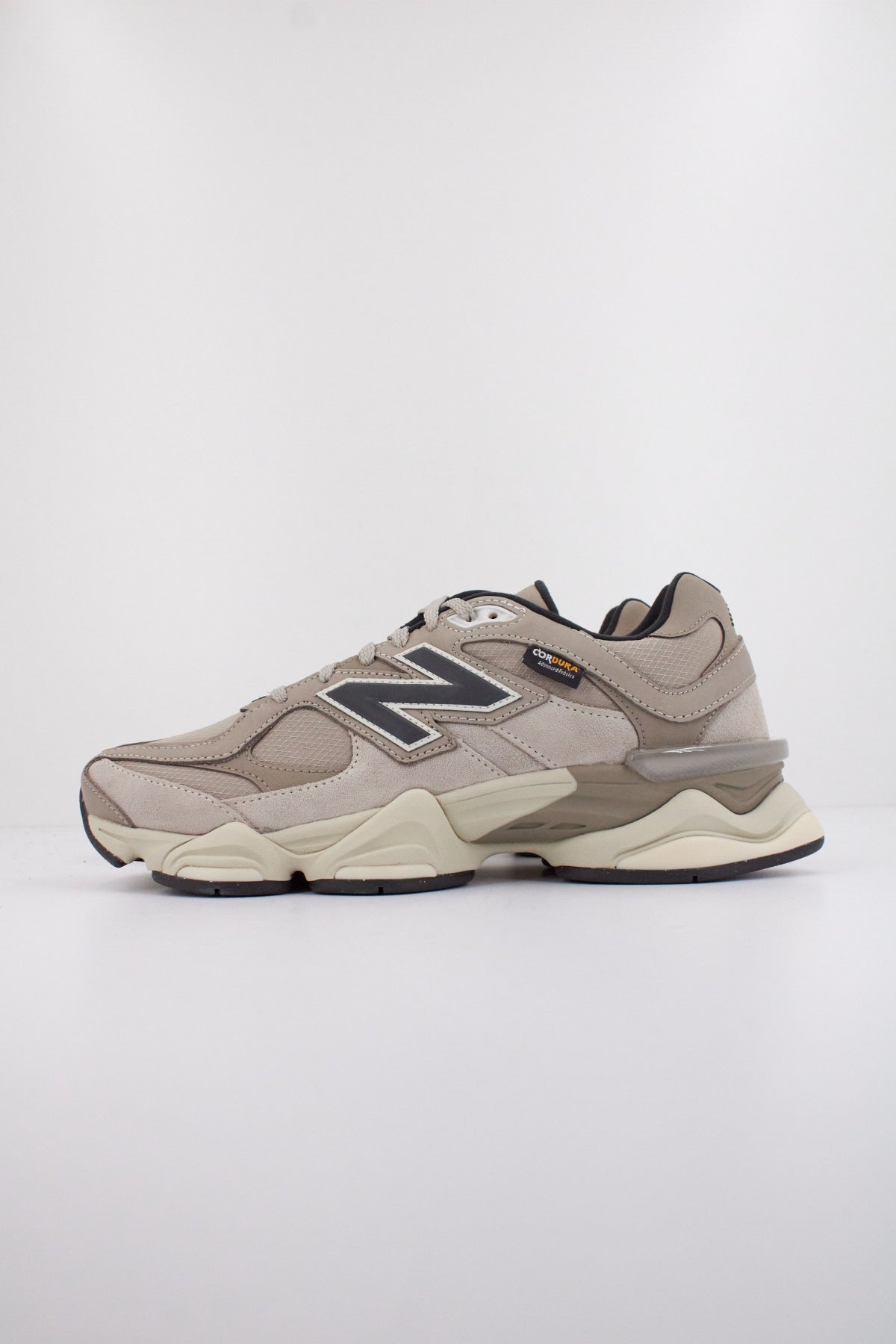 NEW BALANCE U en color MARRON  (1)