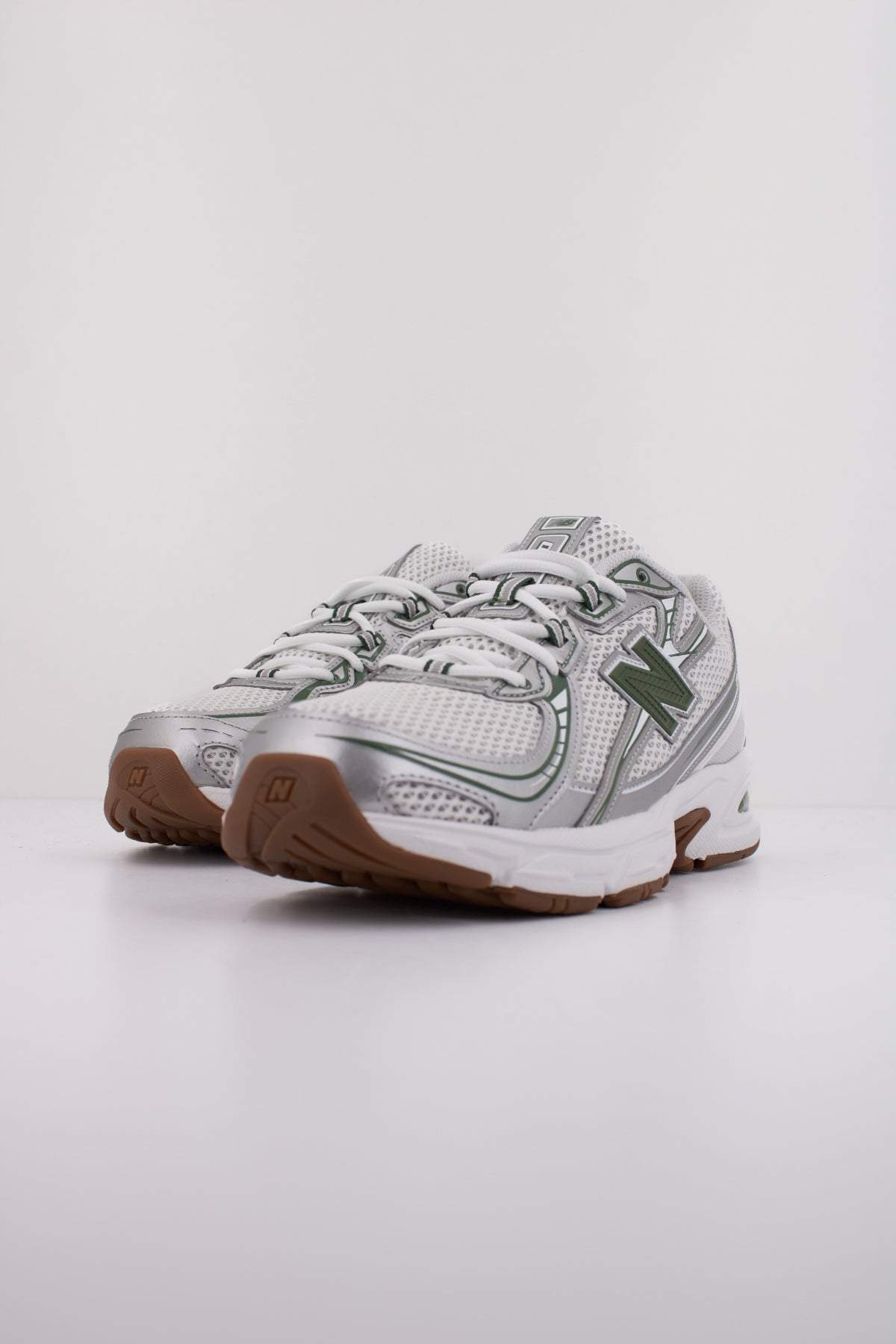 NEW BALANCE U SF en color BLANCO  (2)