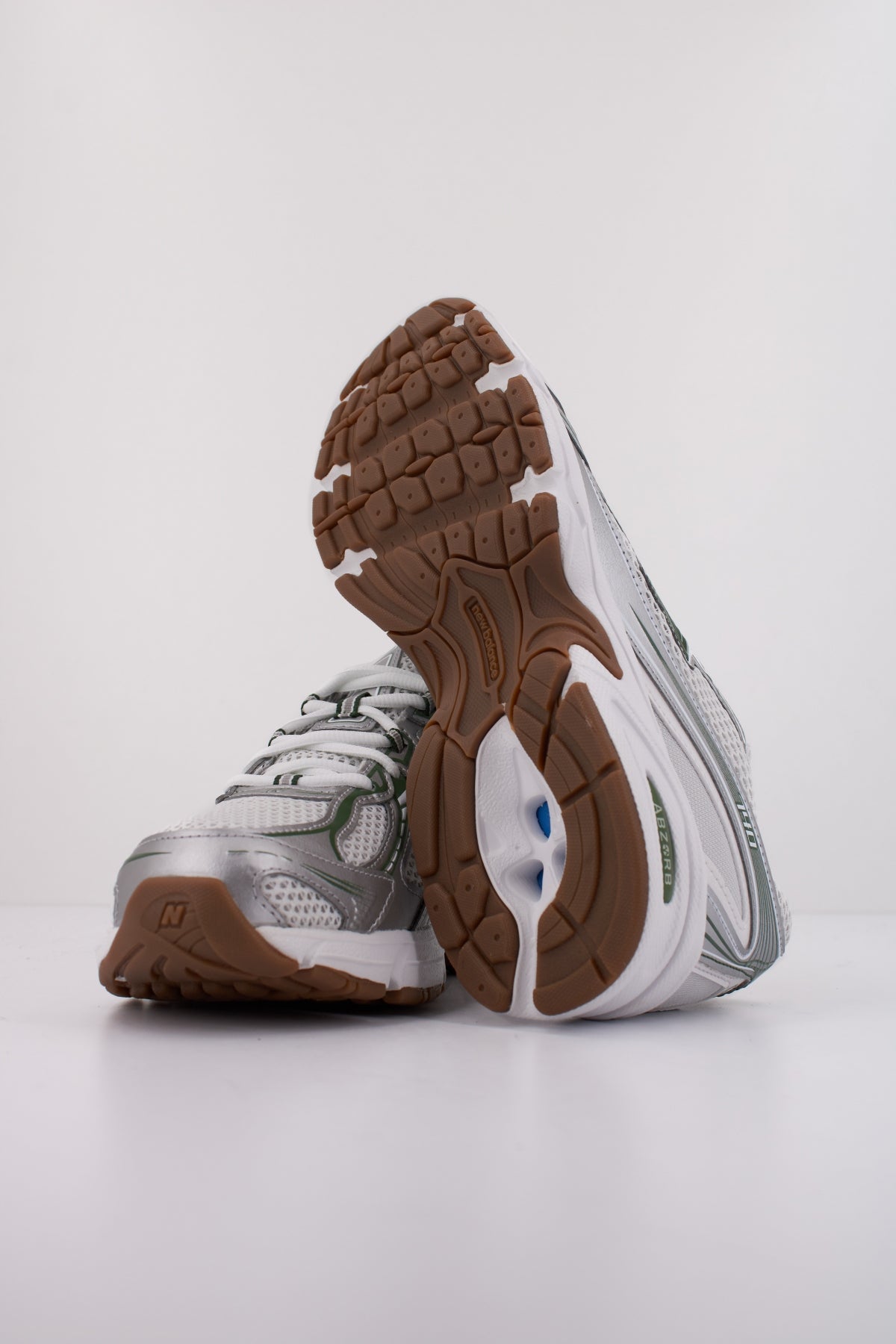 NEW BALANCE U SF en color BLANCO  (5)