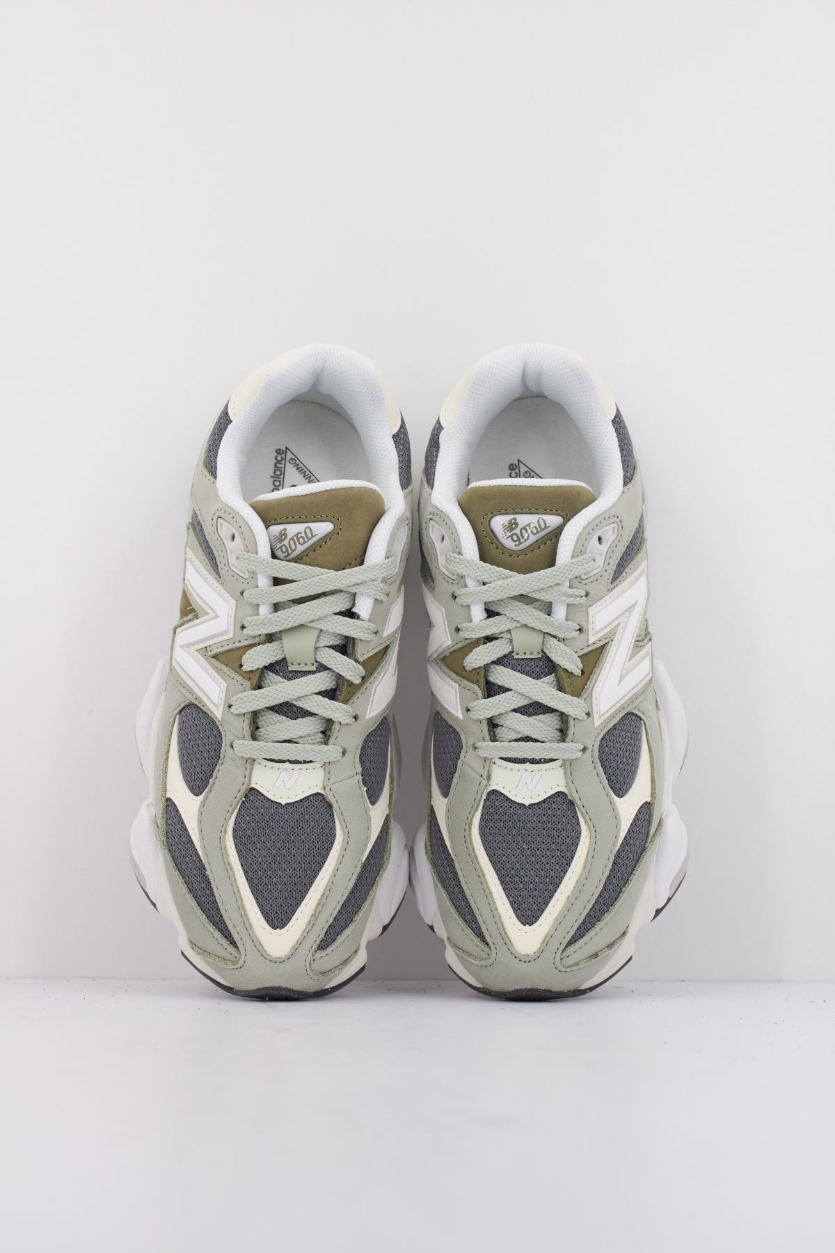 NEW BALANCE U en color VERDE  (3)