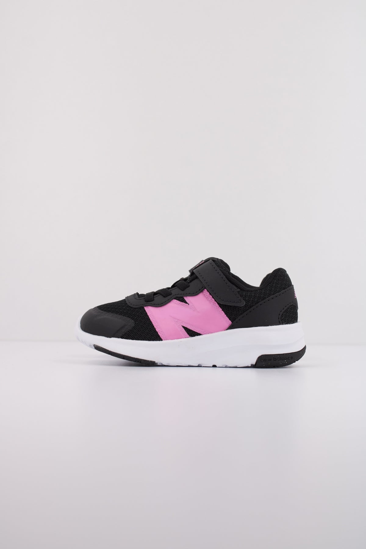 NEW BALANCE IT  en color NEGRO  (1)