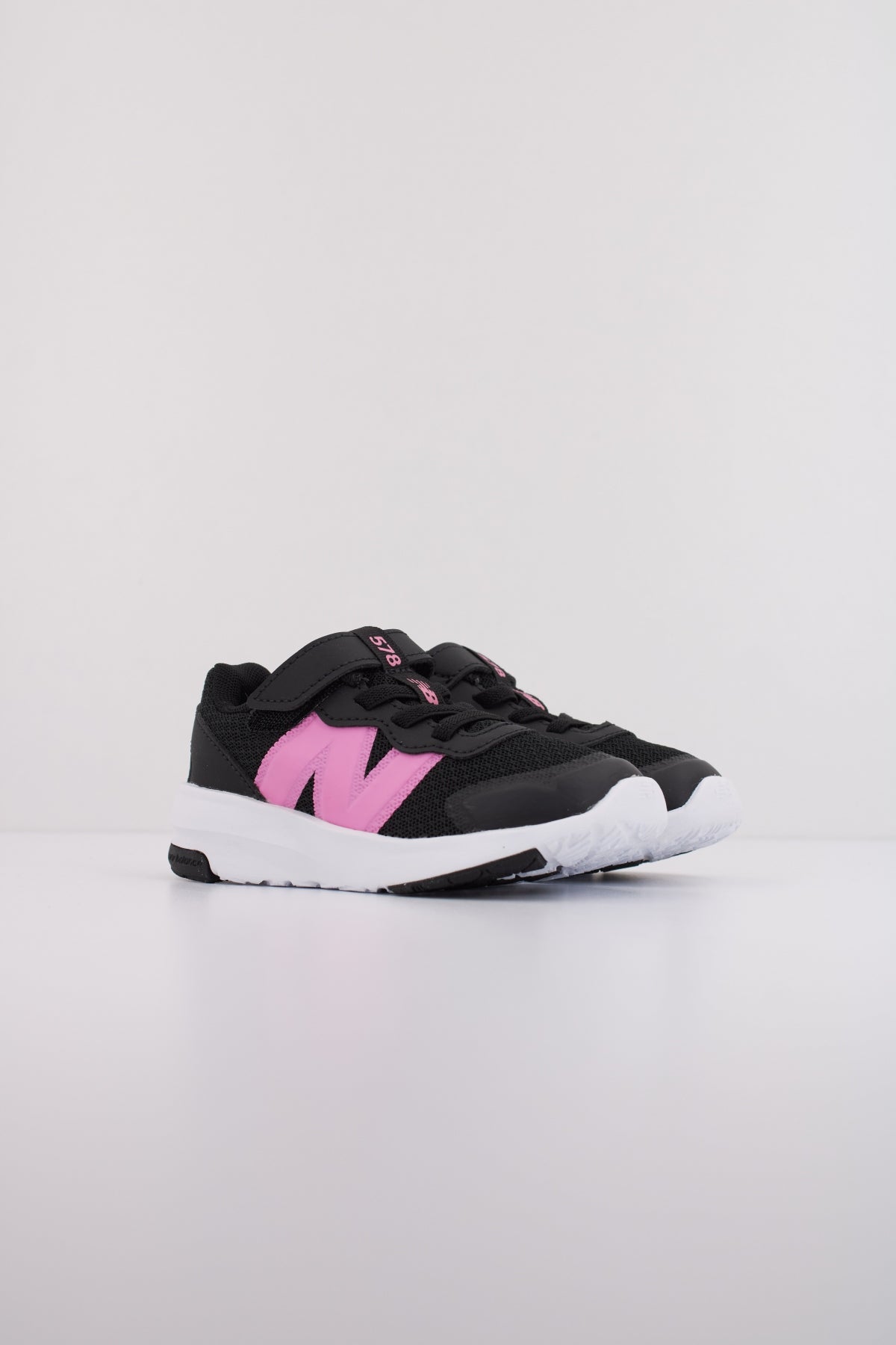 NEW BALANCE IT  en color NEGRO  (2)