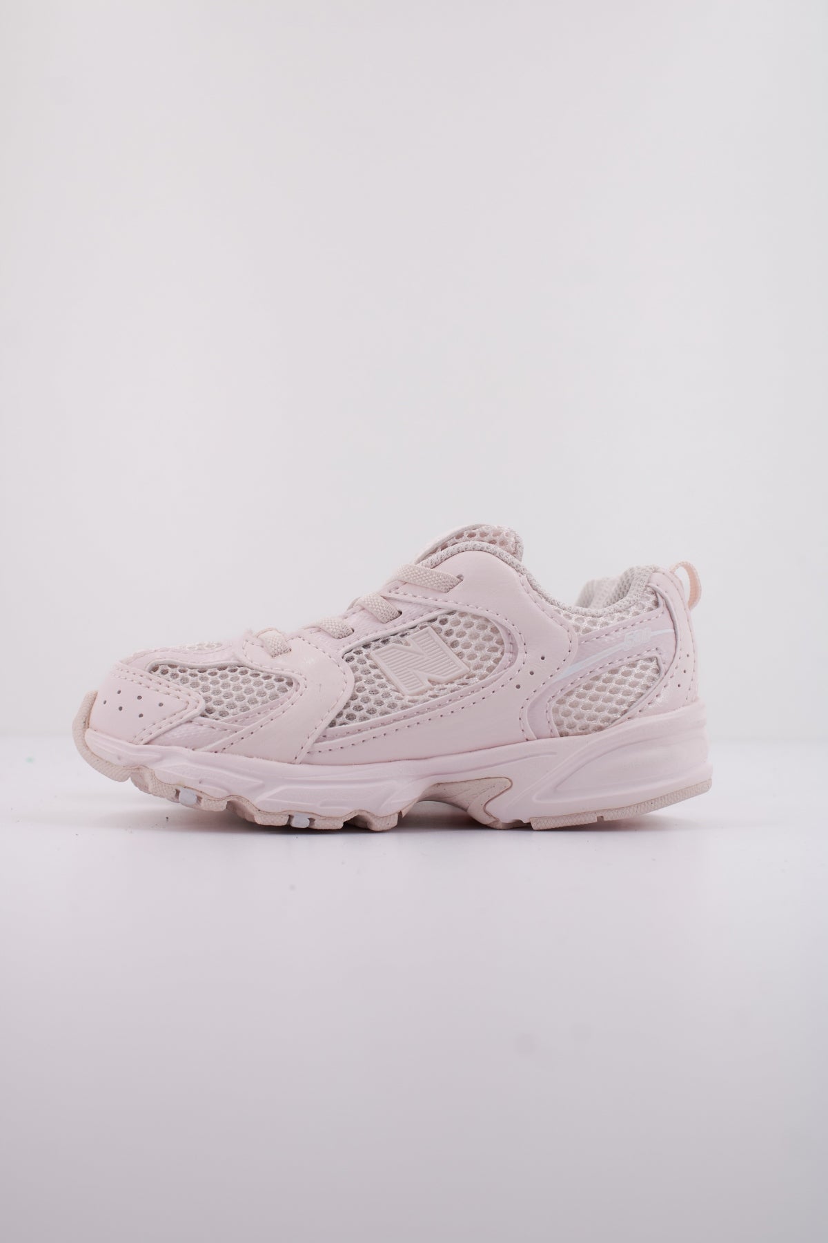 NEW BALANCE IZ  en color ROSA  (1)