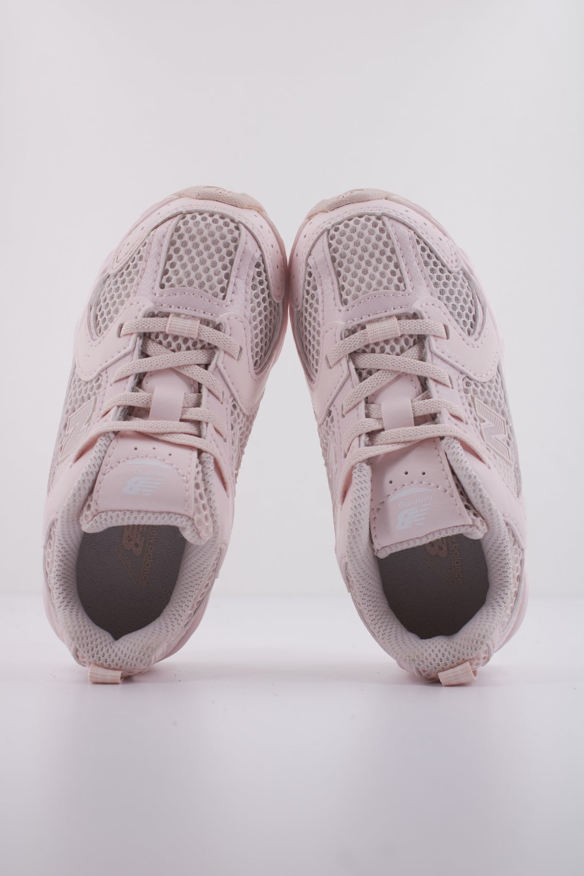 NEW BALANCE IZ  en color ROSA  (3)