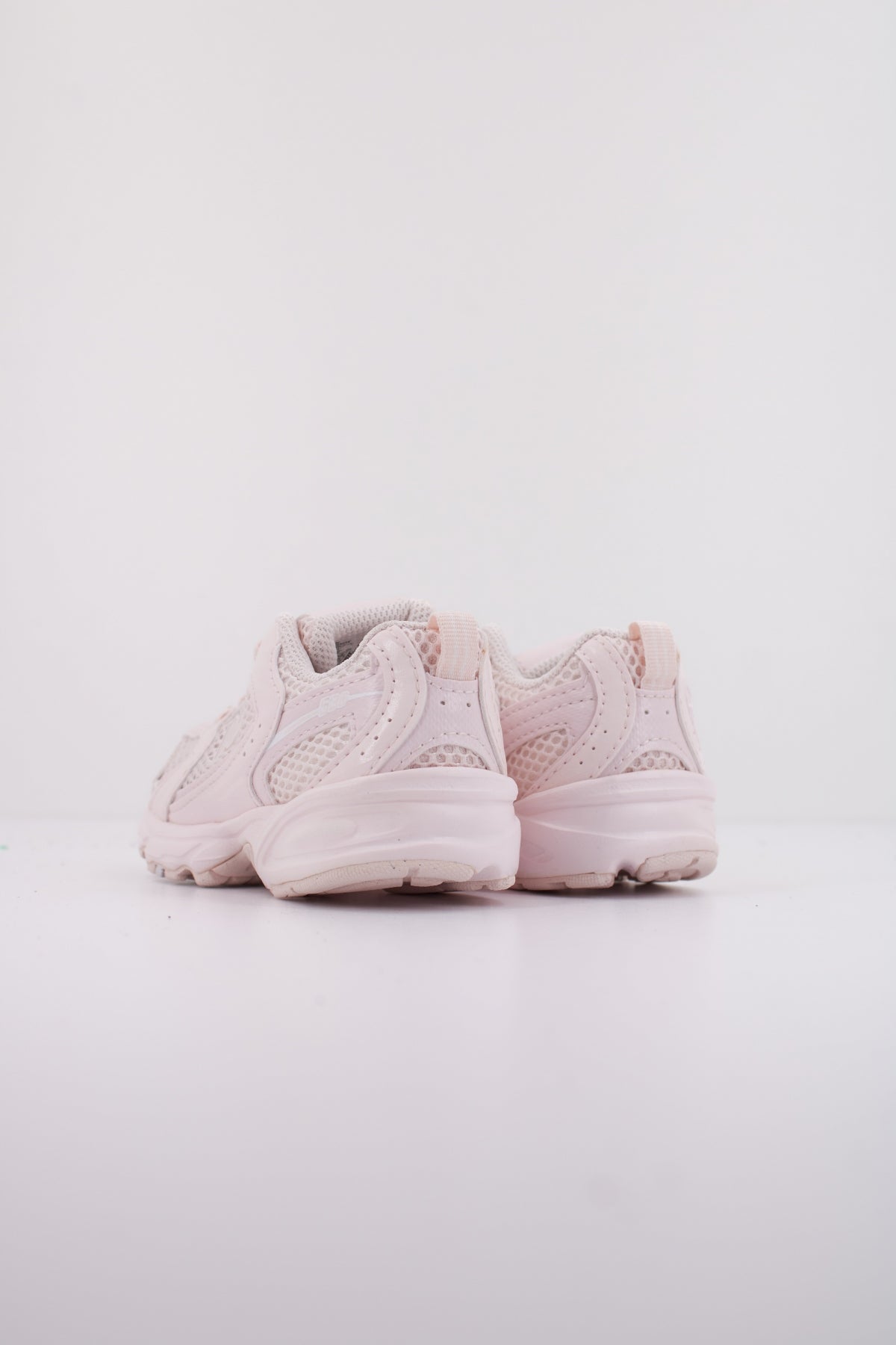 NEW BALANCE IZ  en color ROSA  (4)