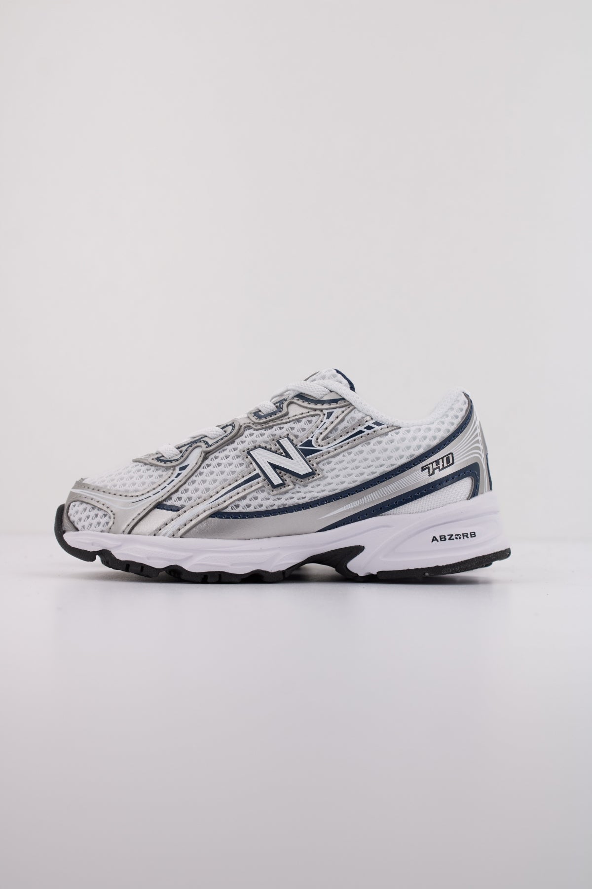 NEW BALANCE IZ  en color BLANCO  (1)