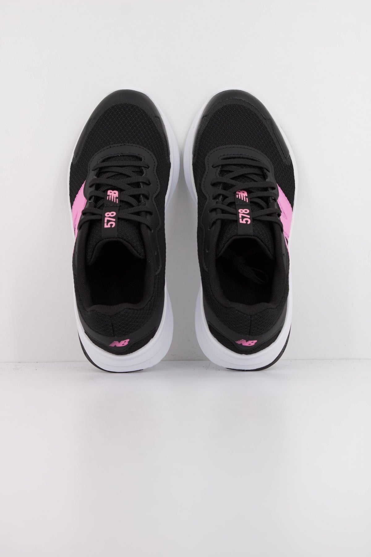 NEW BALANCE GK en color NEGRO  (5)