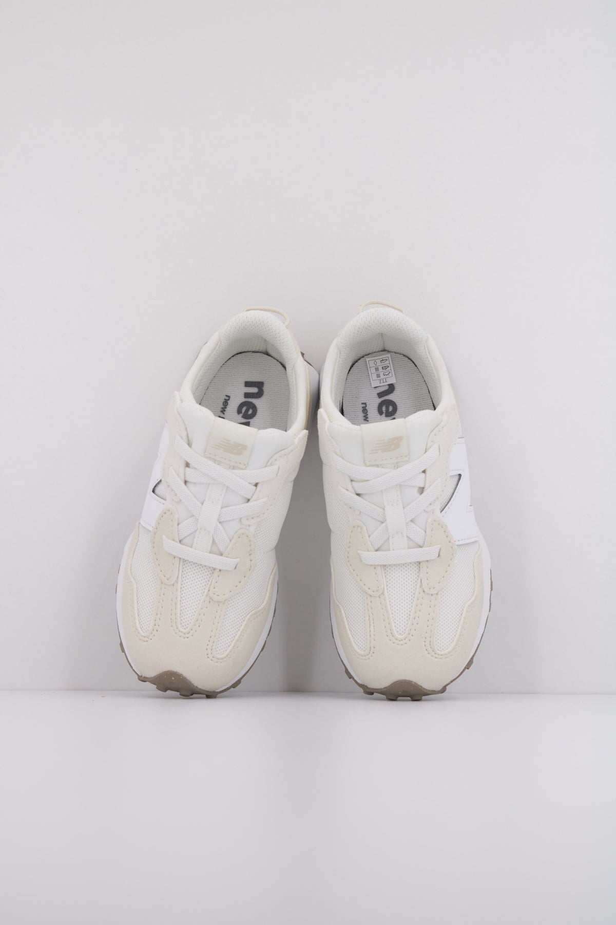 NEW BALANCE NW en color BEIS  (3)