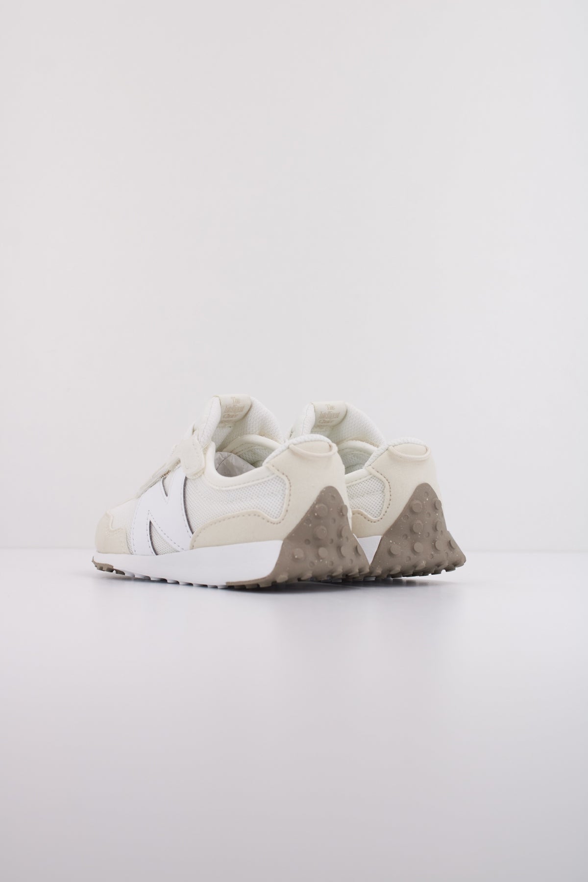 NEW BALANCE NW en color BEIS  (4)