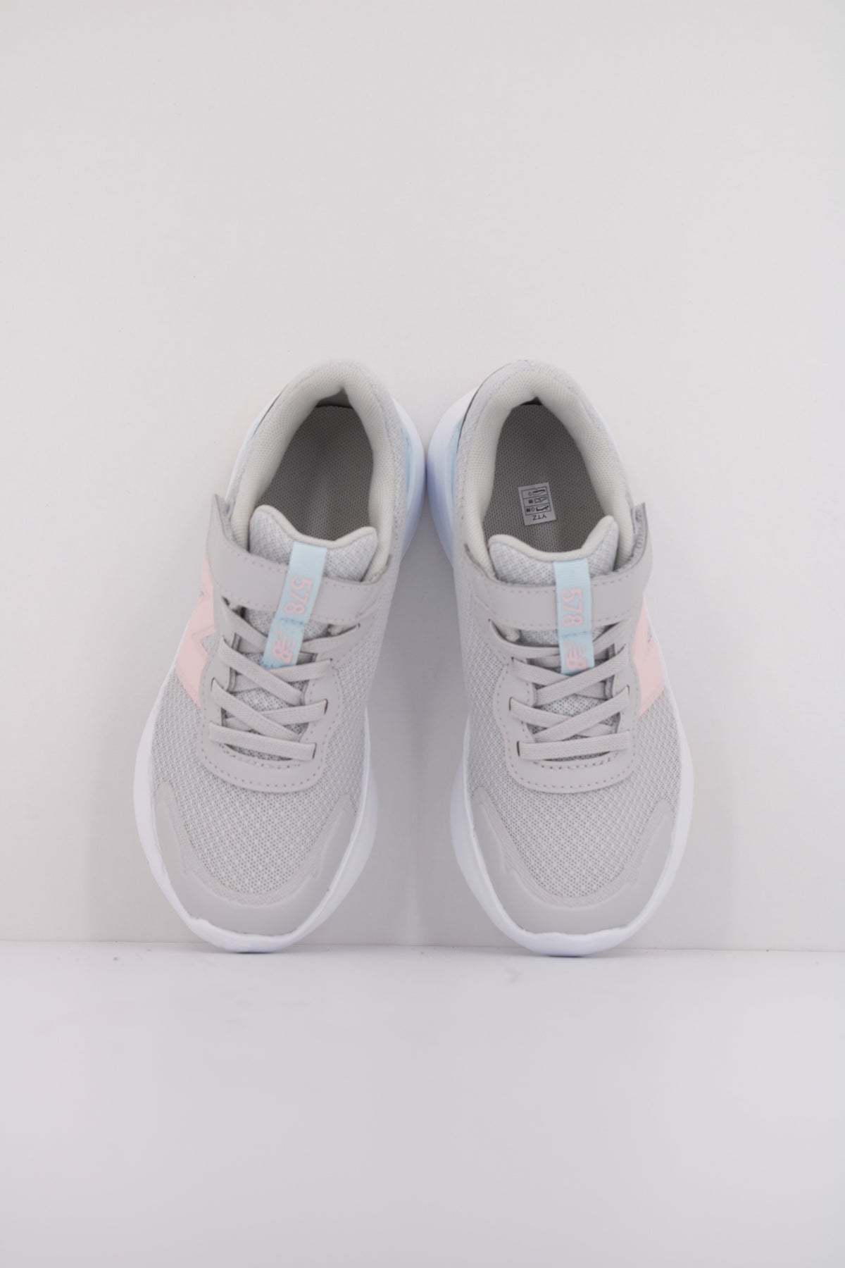 NEW BALANCE PT en color GRIS  (3)