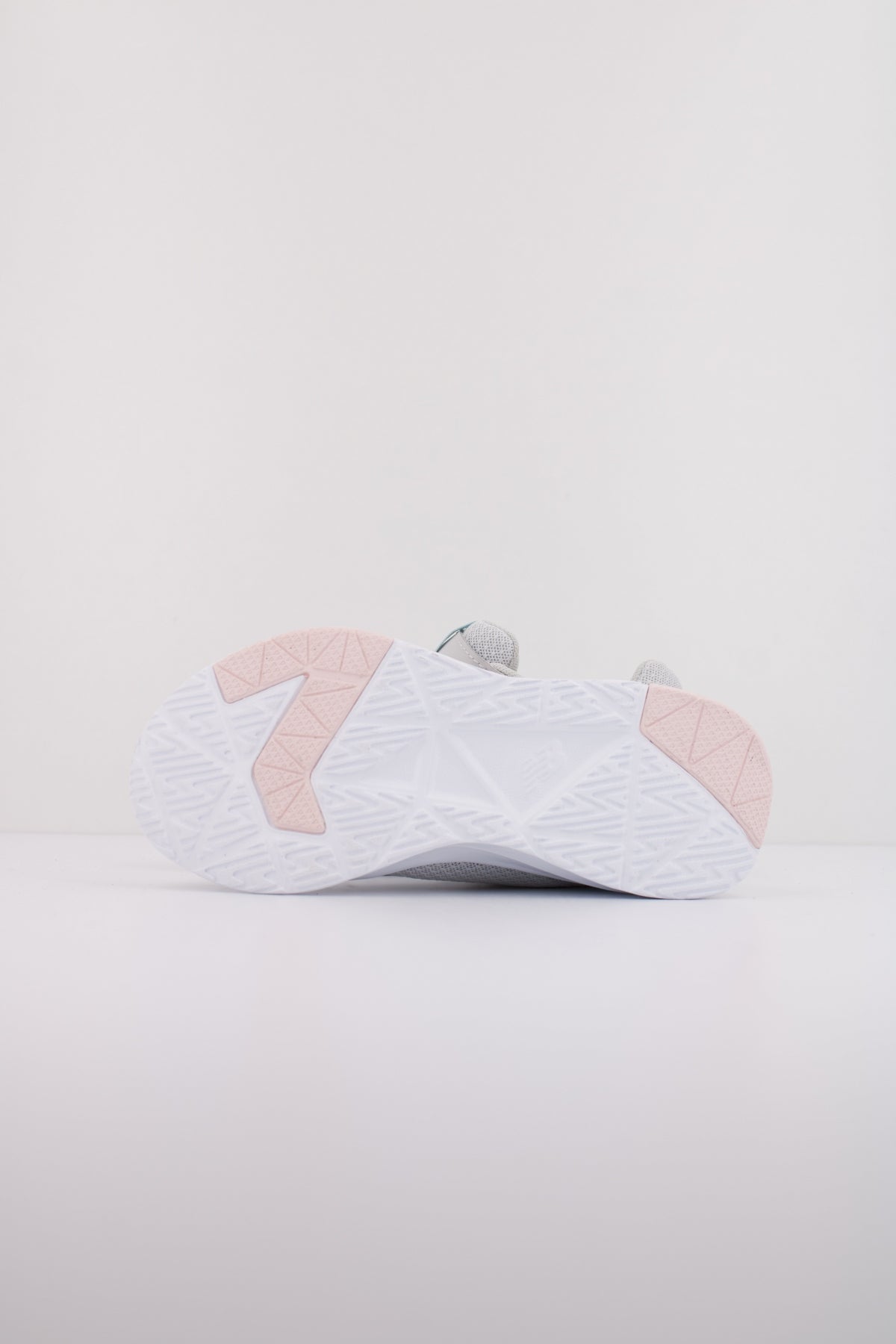 NEW BALANCE PT en color GRIS  (5)