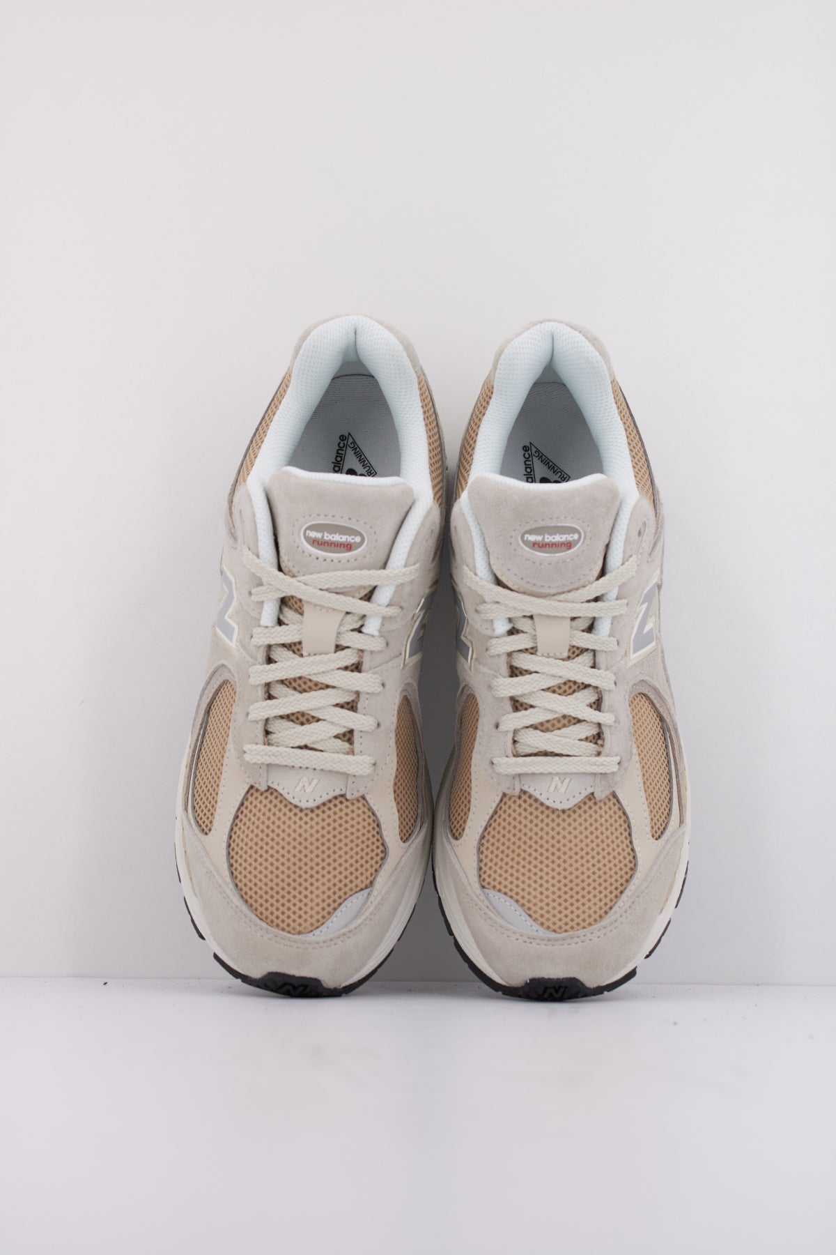 NEW BALANCE U en color MARRON CLARO  (3)