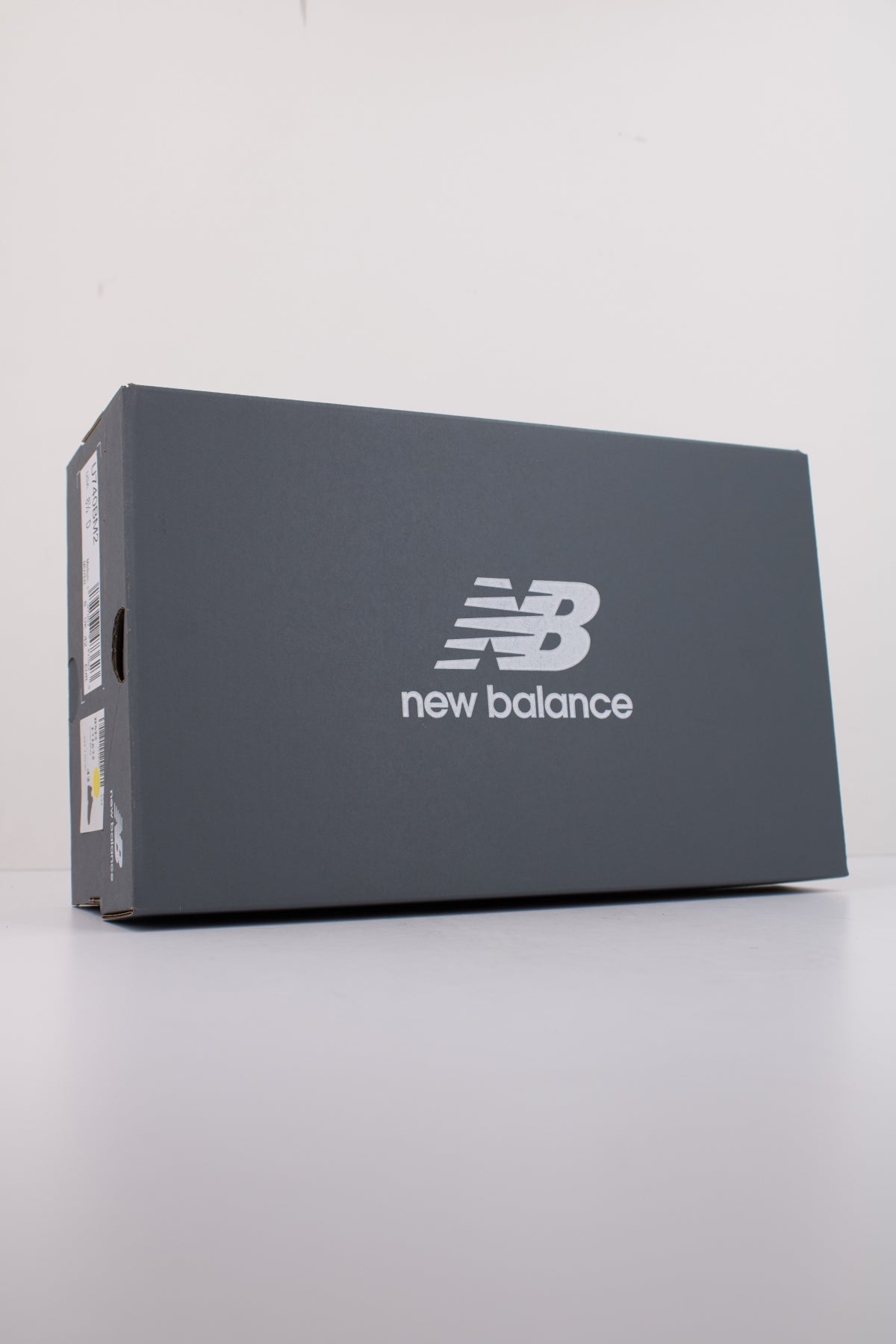 NEW BALANCE U BM en color NEGRO  (6)