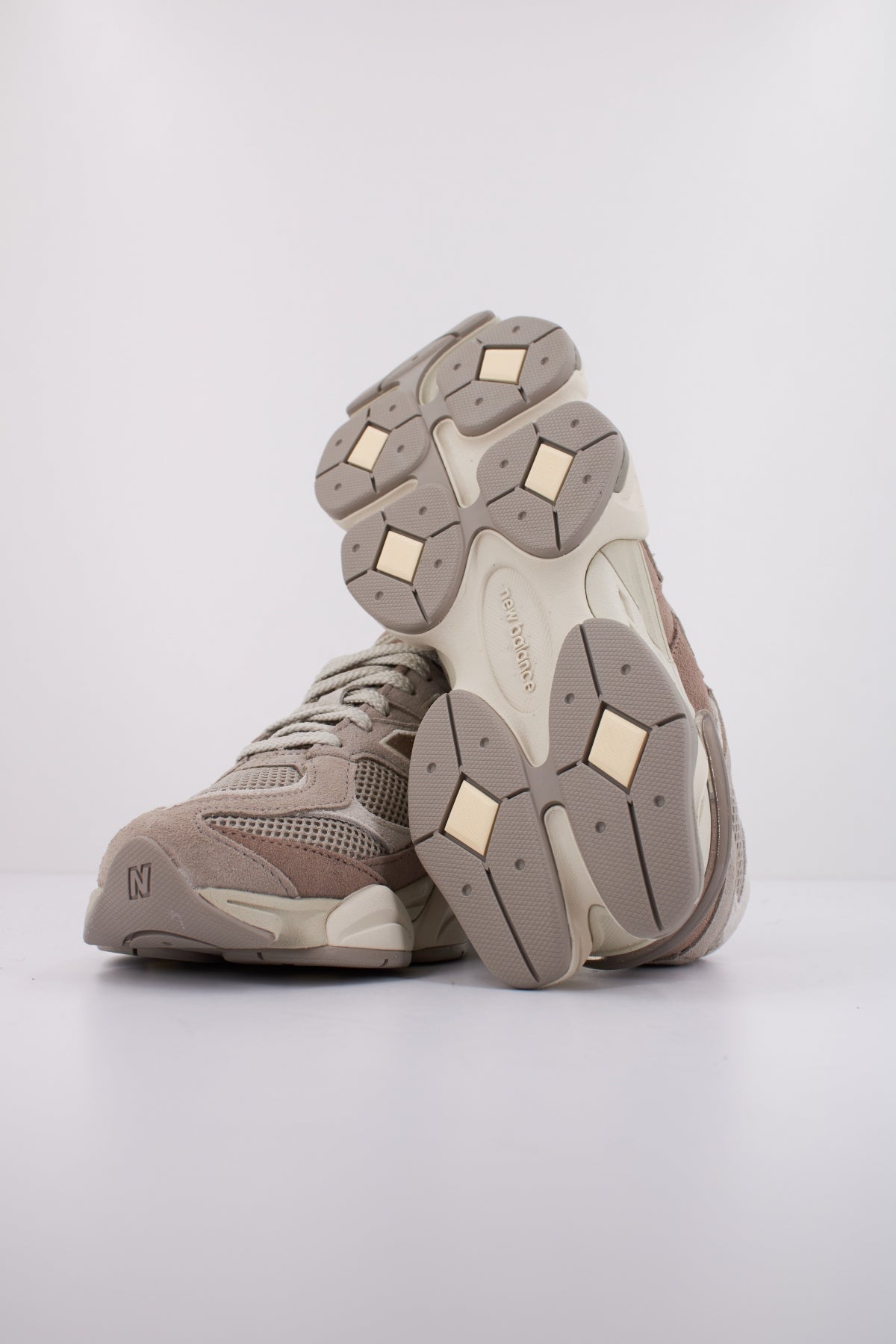 NEW BALANCE U ERC en color BEIS  (5)