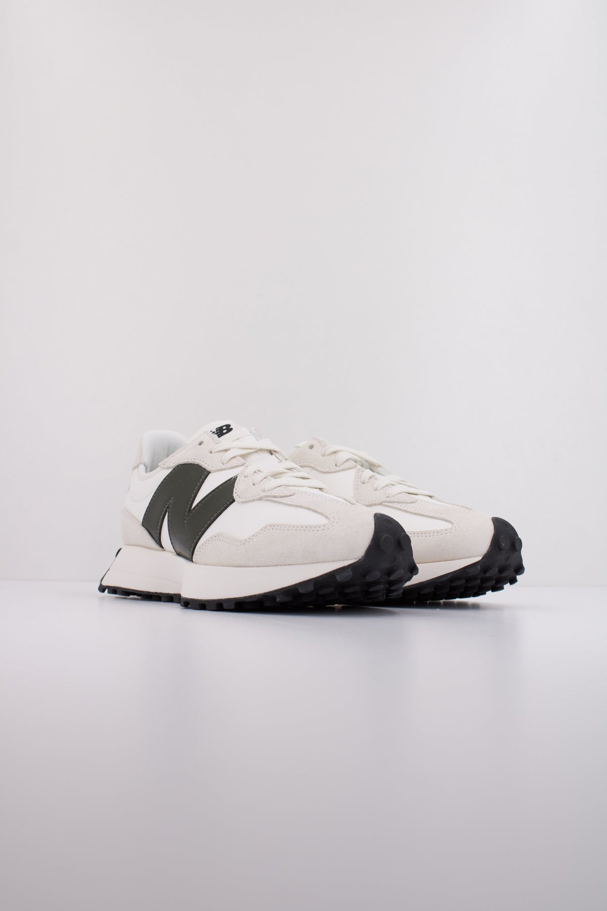 NEW BALANCE WS en color BLANCO  (2)