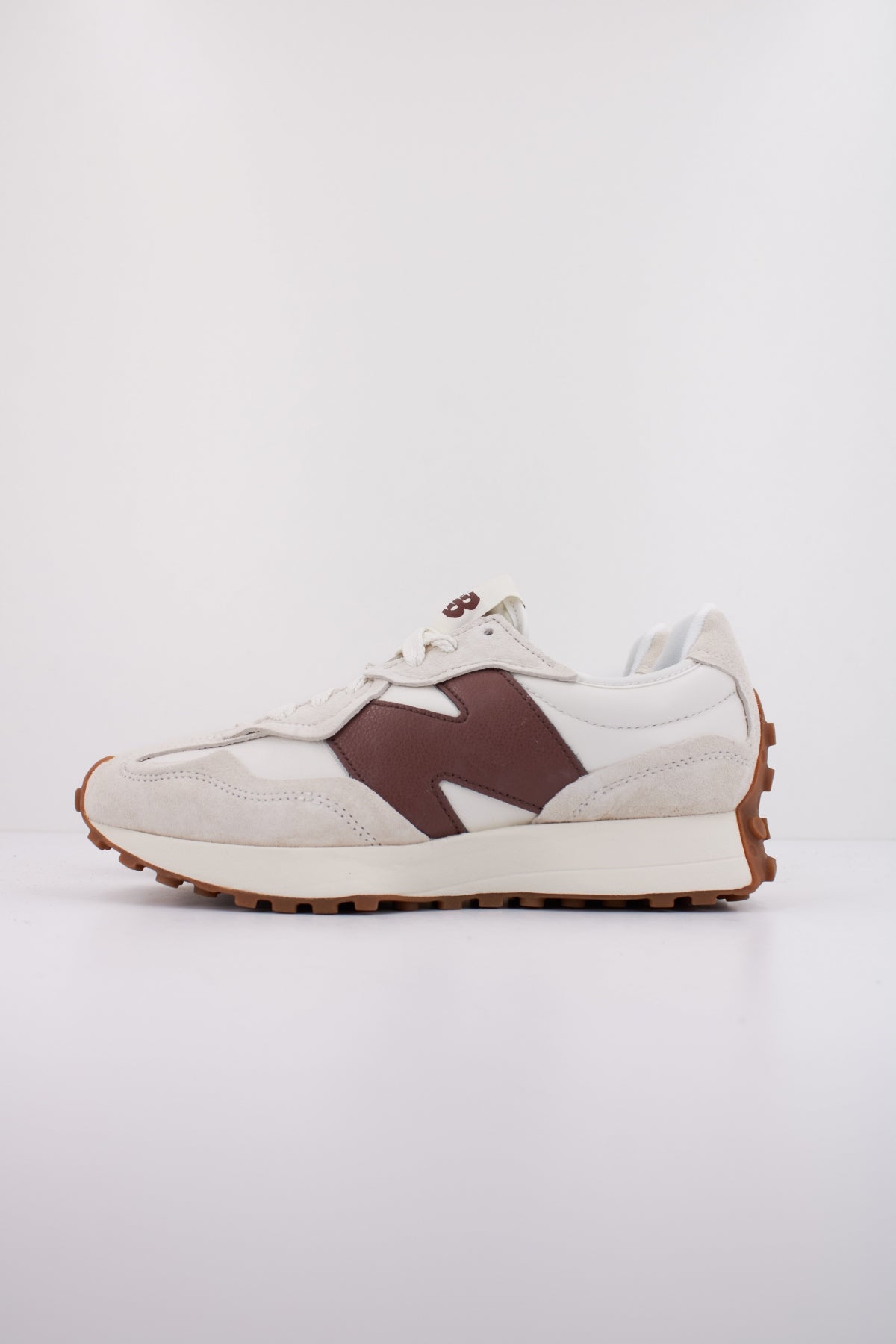 NEW BALANCE U WKM en color BLANCO  (1)