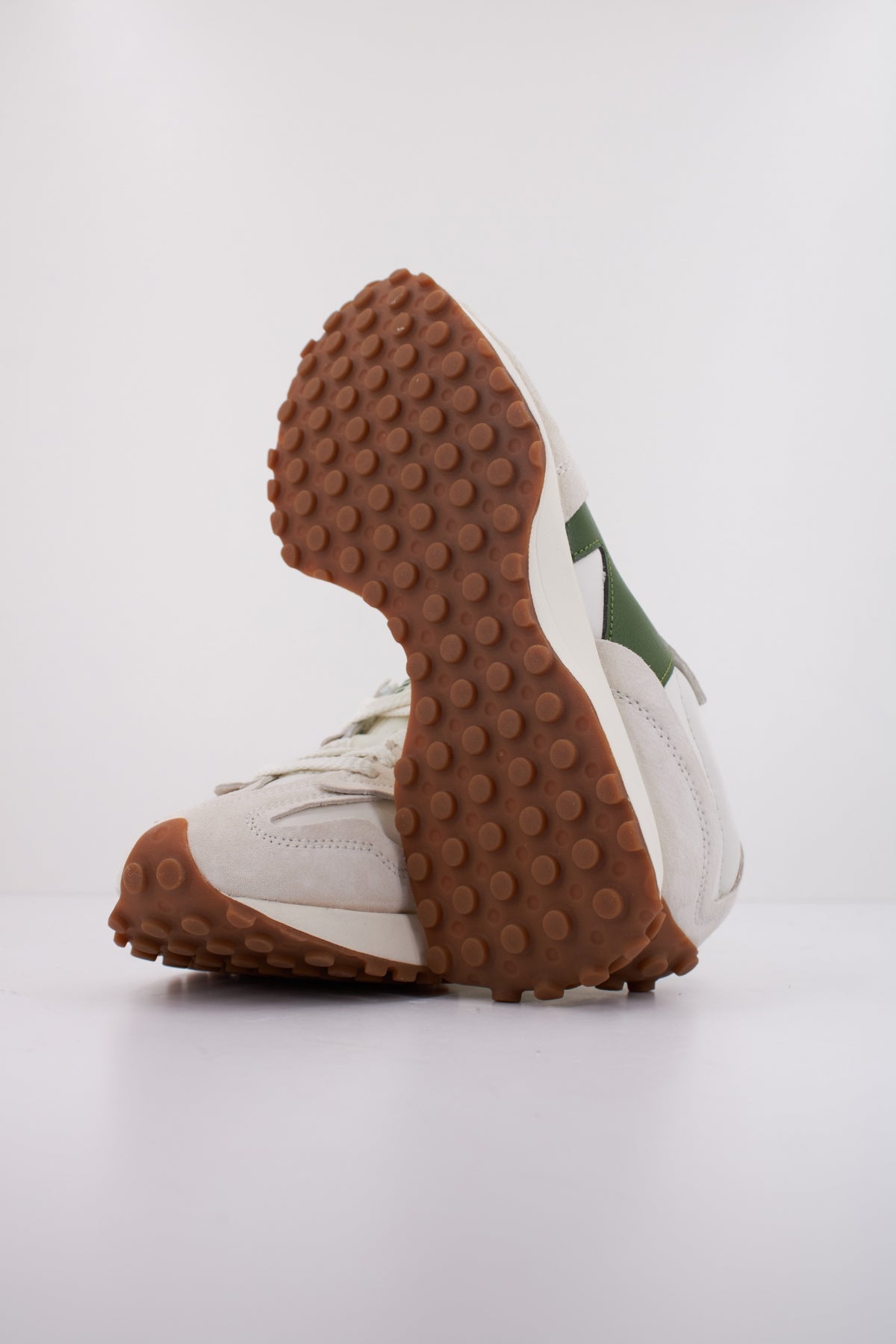 NEW BALANCE U WKN en color BLANCO  (5)
