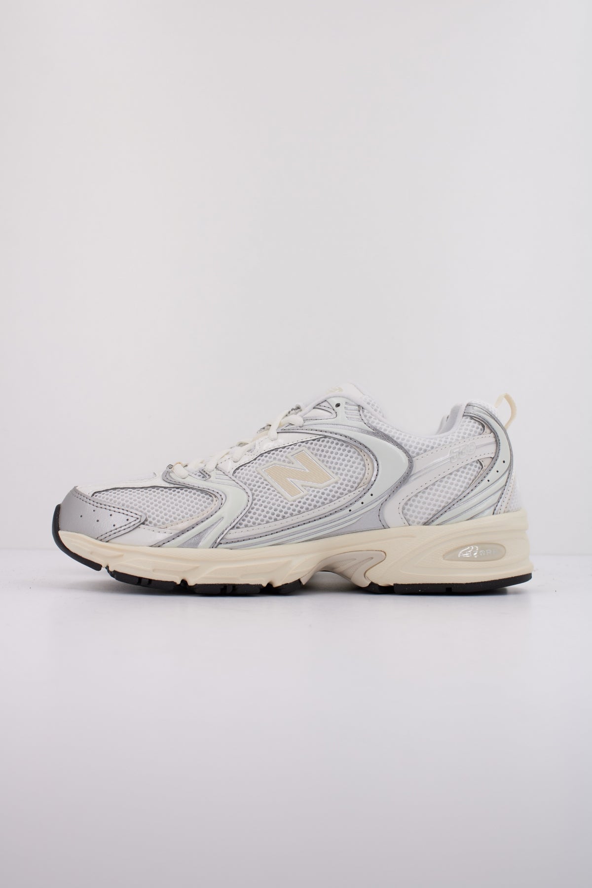 NEW BALANCE U SB en color BLANCO  (1)