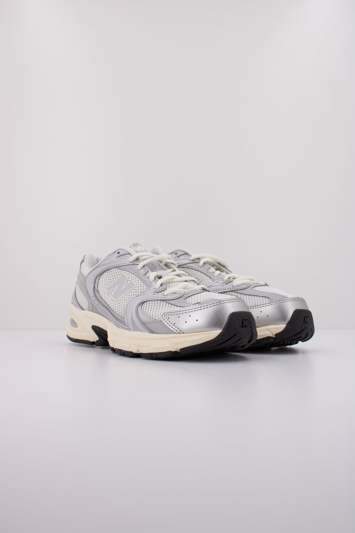 NEW BALANCE US EA en color GRIS  (2)