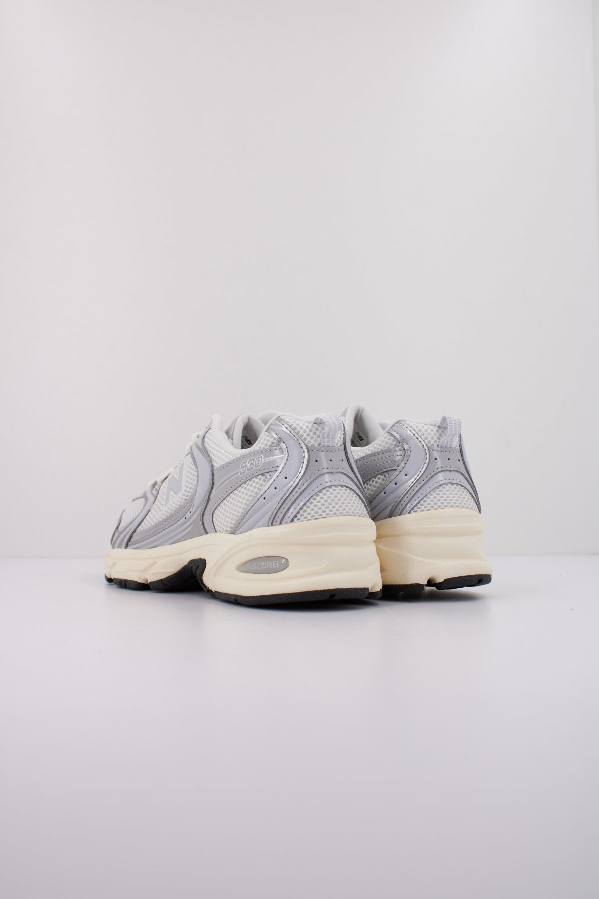 NEW BALANCE US EA en color GRIS  (4)