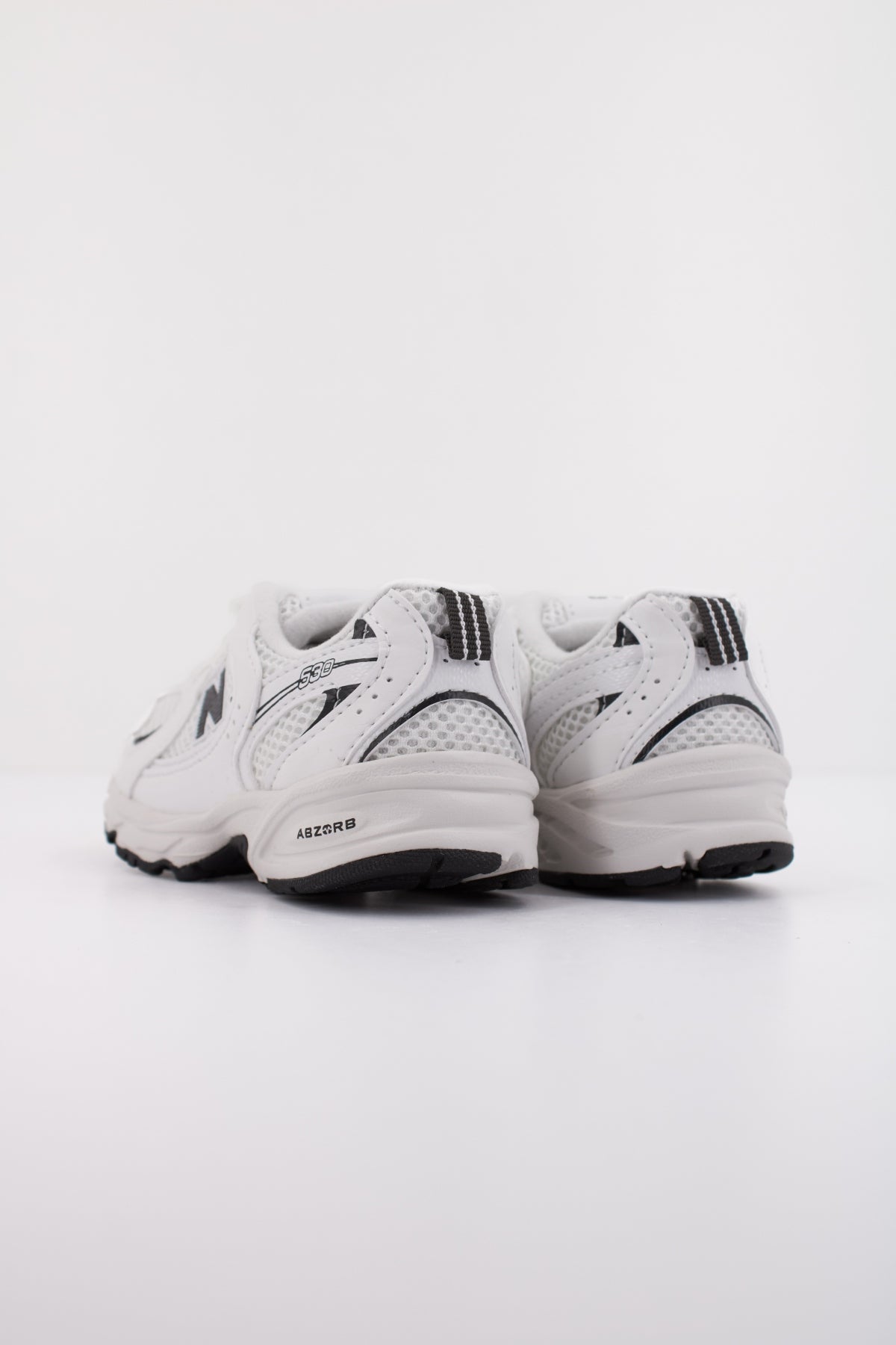NEW BALANCE IZ CF en color BLANCO  (4)