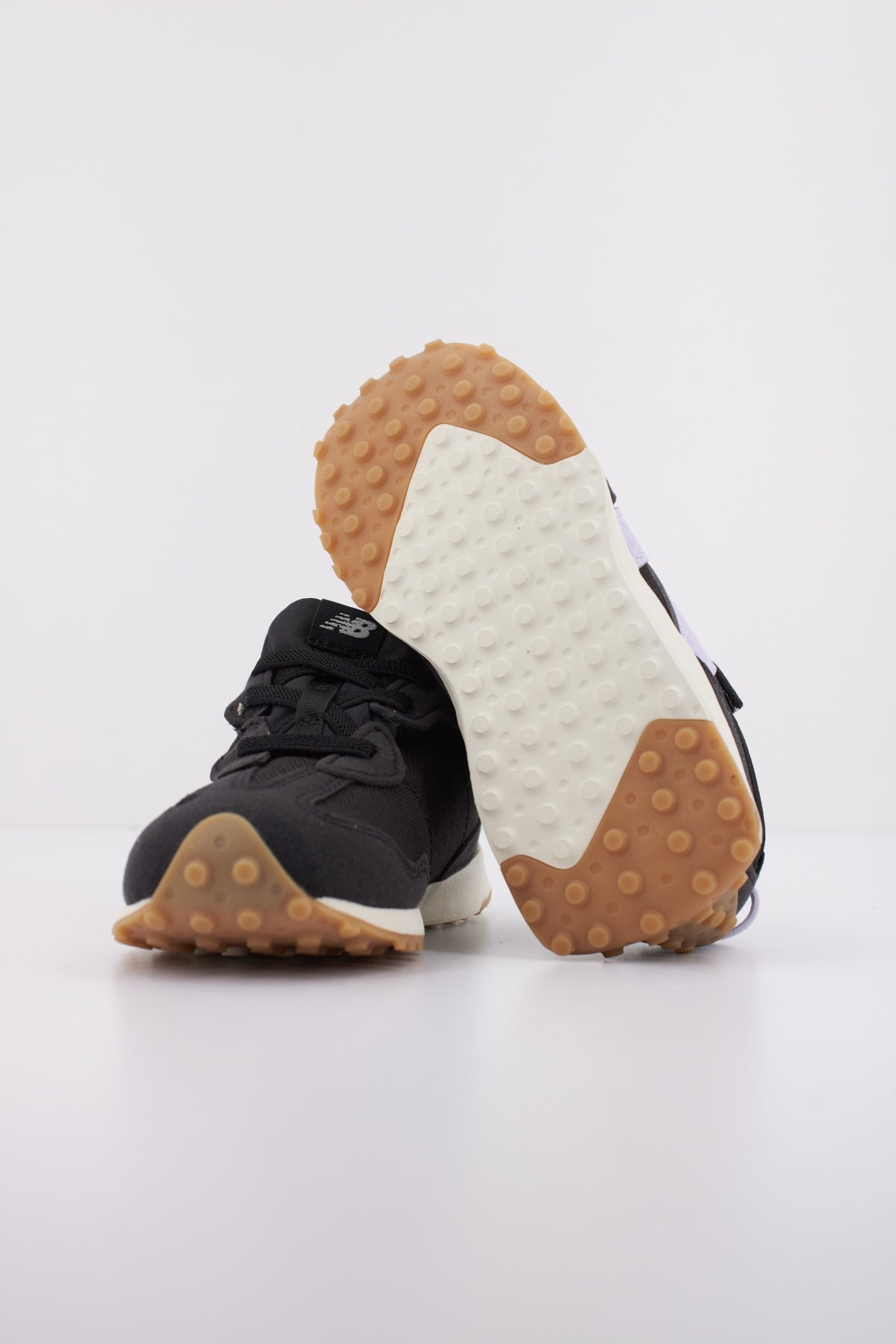NEW BALANCE NW WG en color NEGRO  (5)