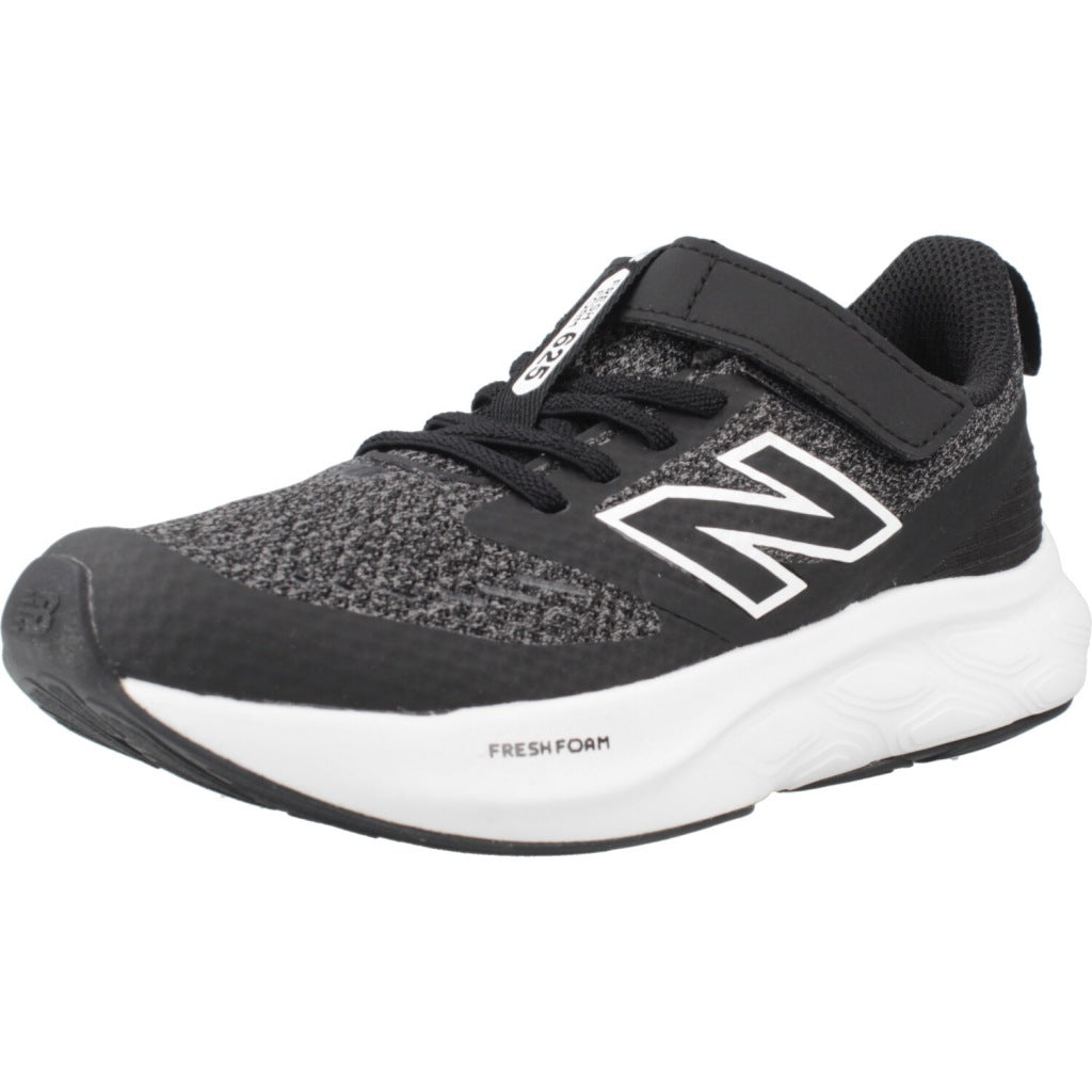 NEW BALANCE  en color NEGRO  (1)