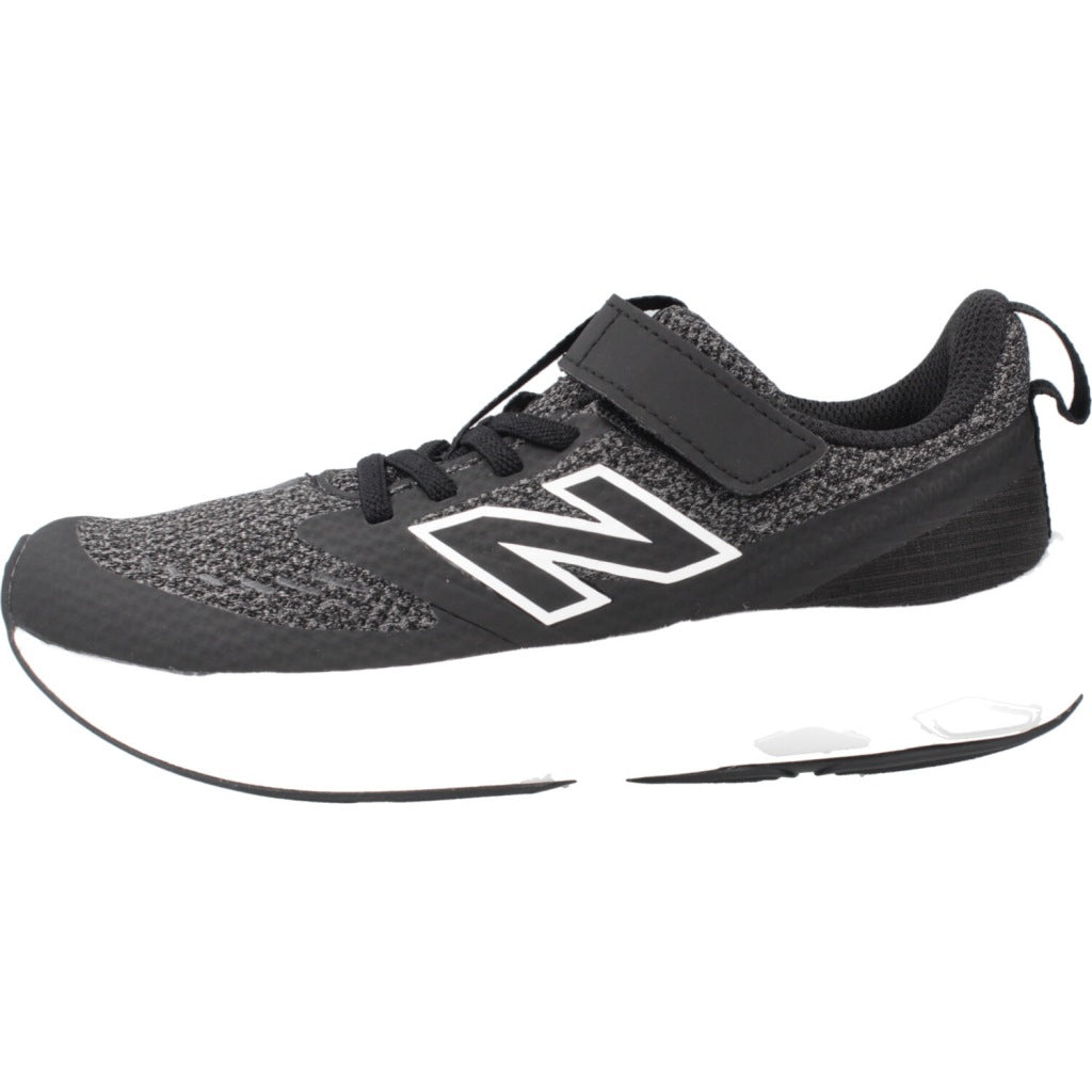 NEW BALANCE  en color NEGRO  (2)