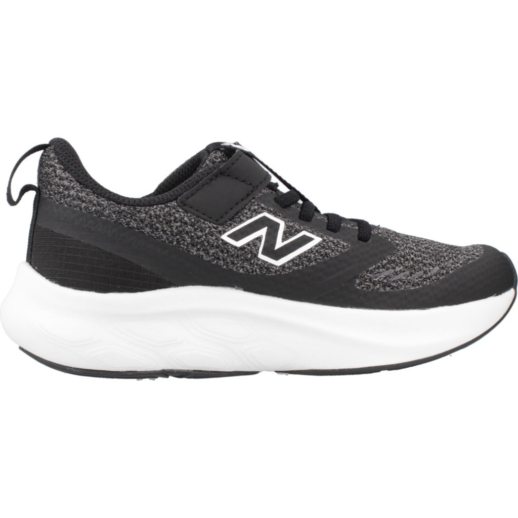 NEW BALANCE  en color NEGRO  (4)