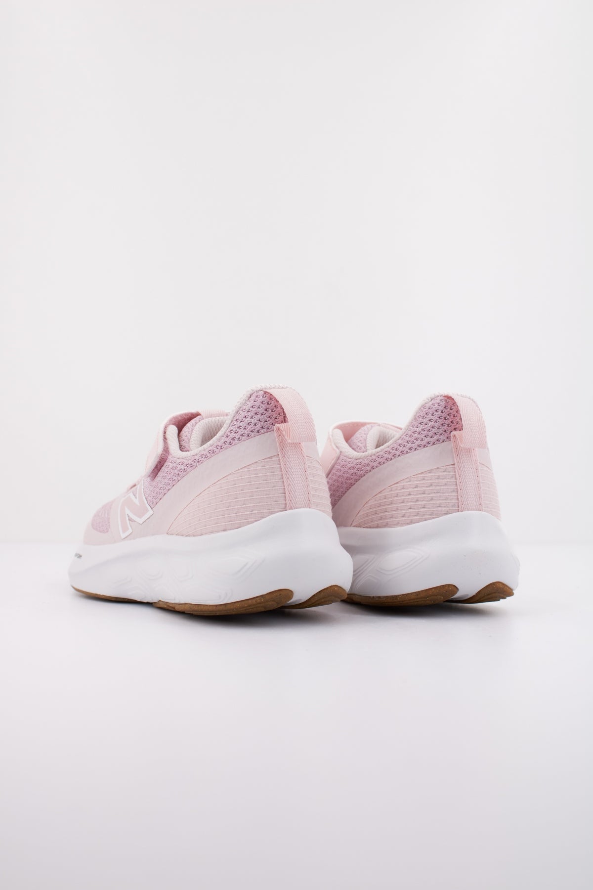 NEW BALANCE PT EC en color ROSA  (4)