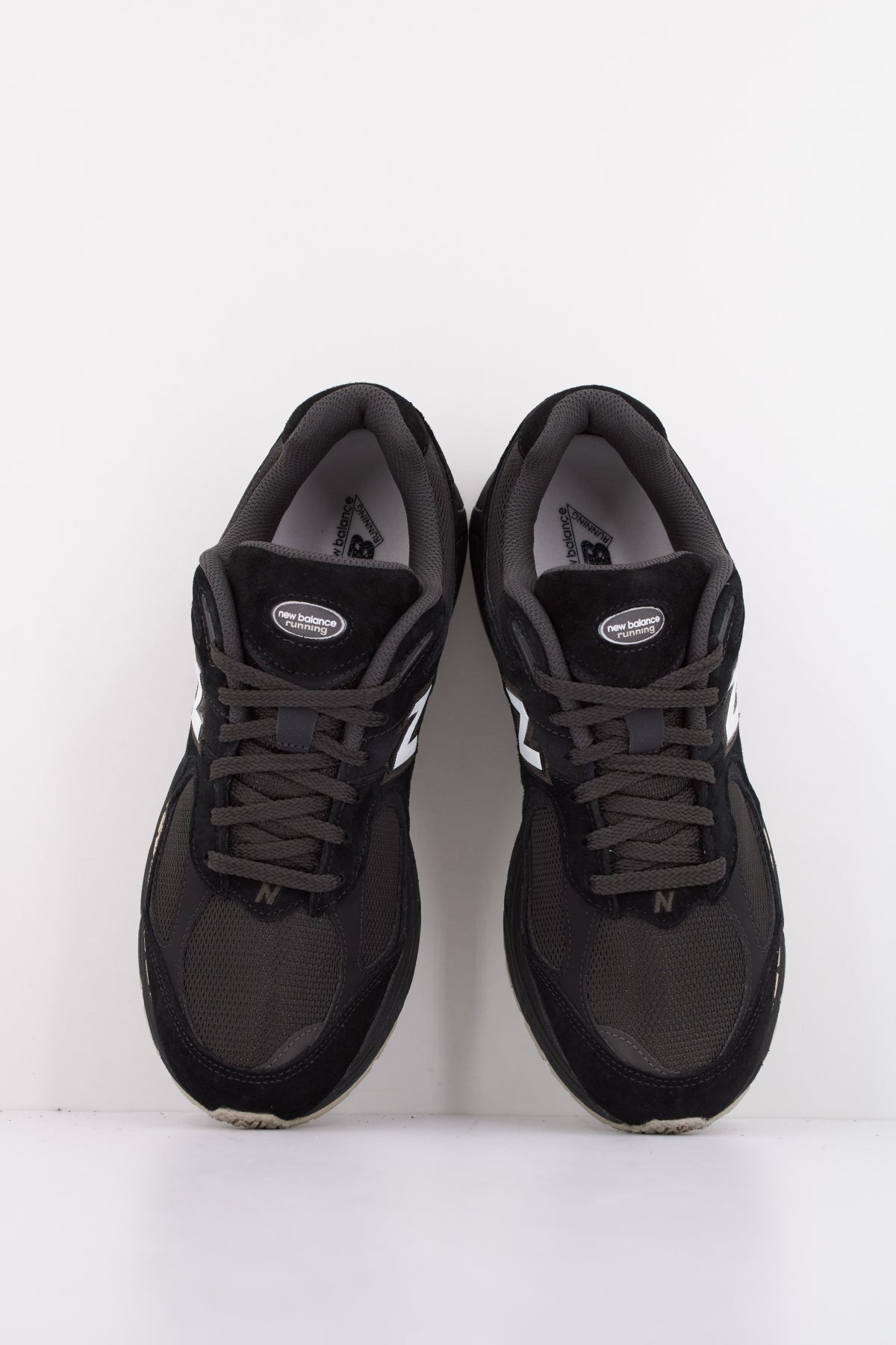 NEW BALANCE U en color NEGRO  (3)