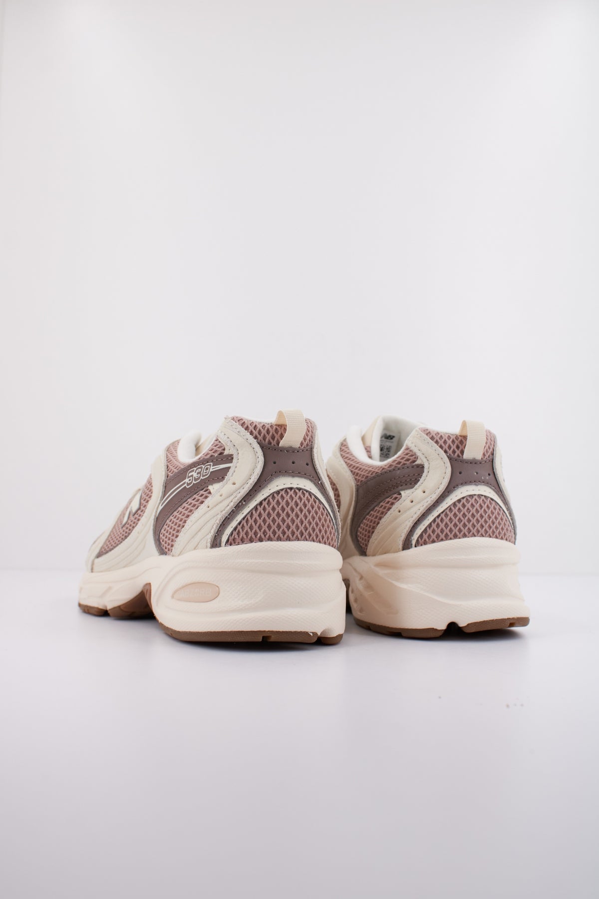 NEW BALANCE U en color MARRON  (4)