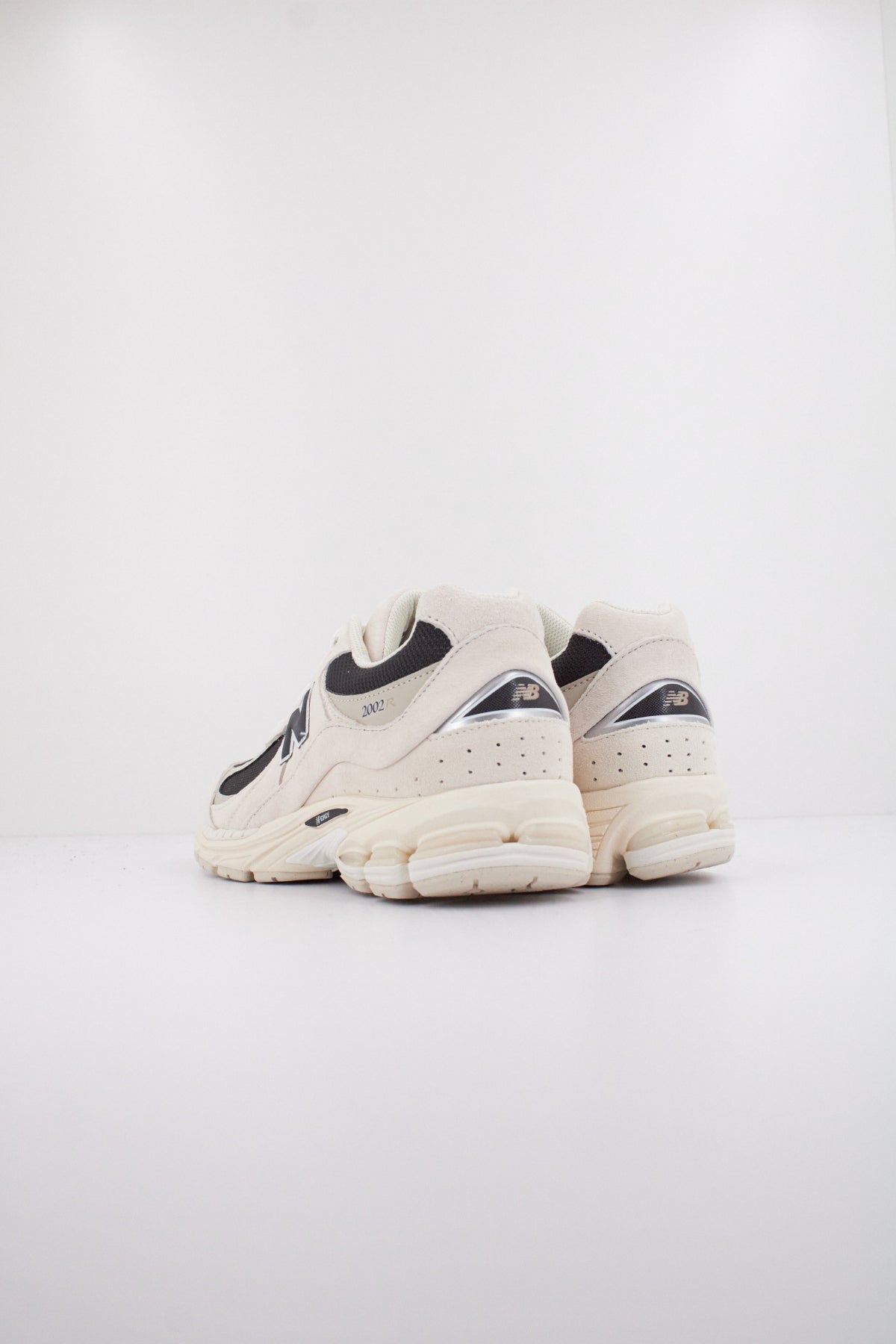 NEW BALANCE U en color BEIS  (4)