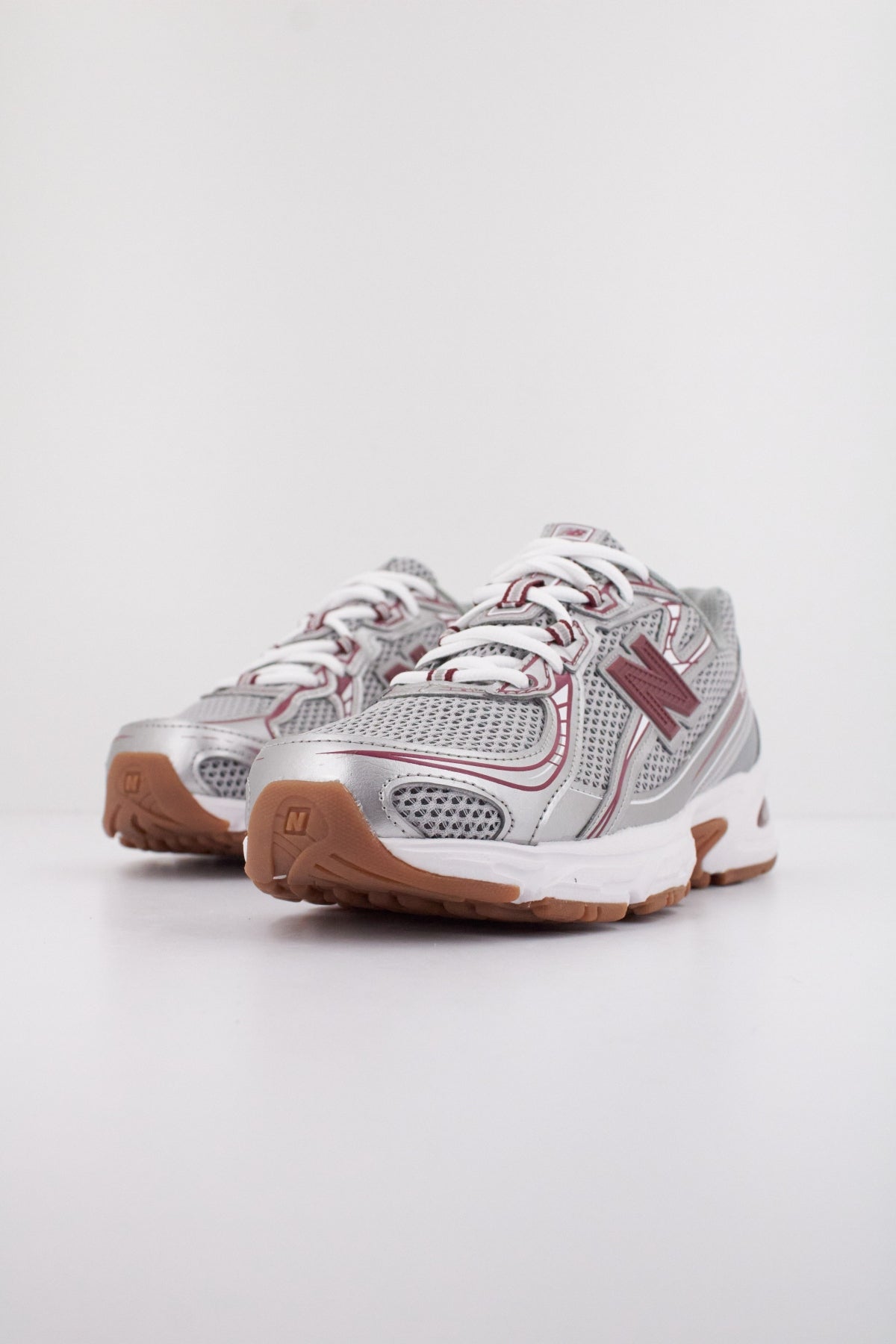 NEW BALANCE U MS  en color GRIS  (2)