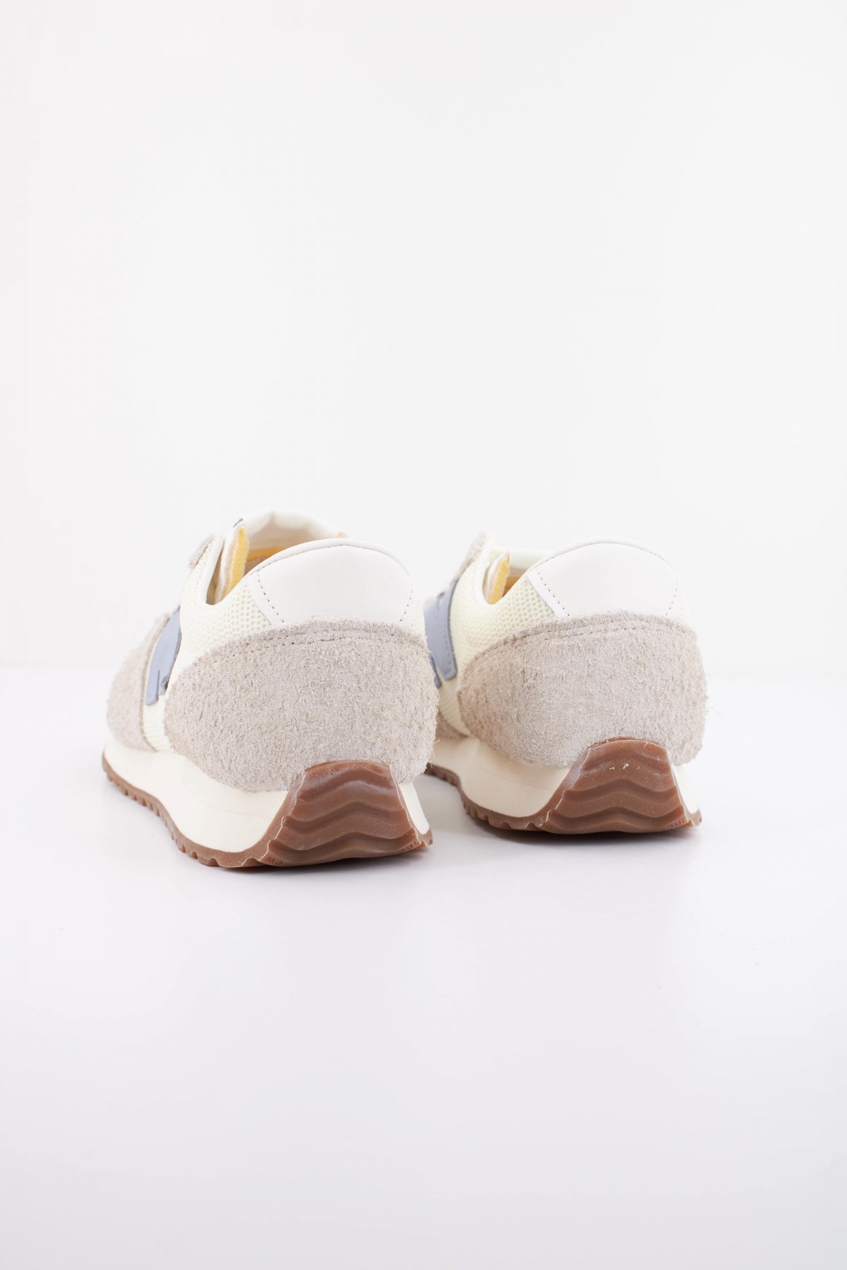 NEW BALANCE U AA en color BEIS  (4)