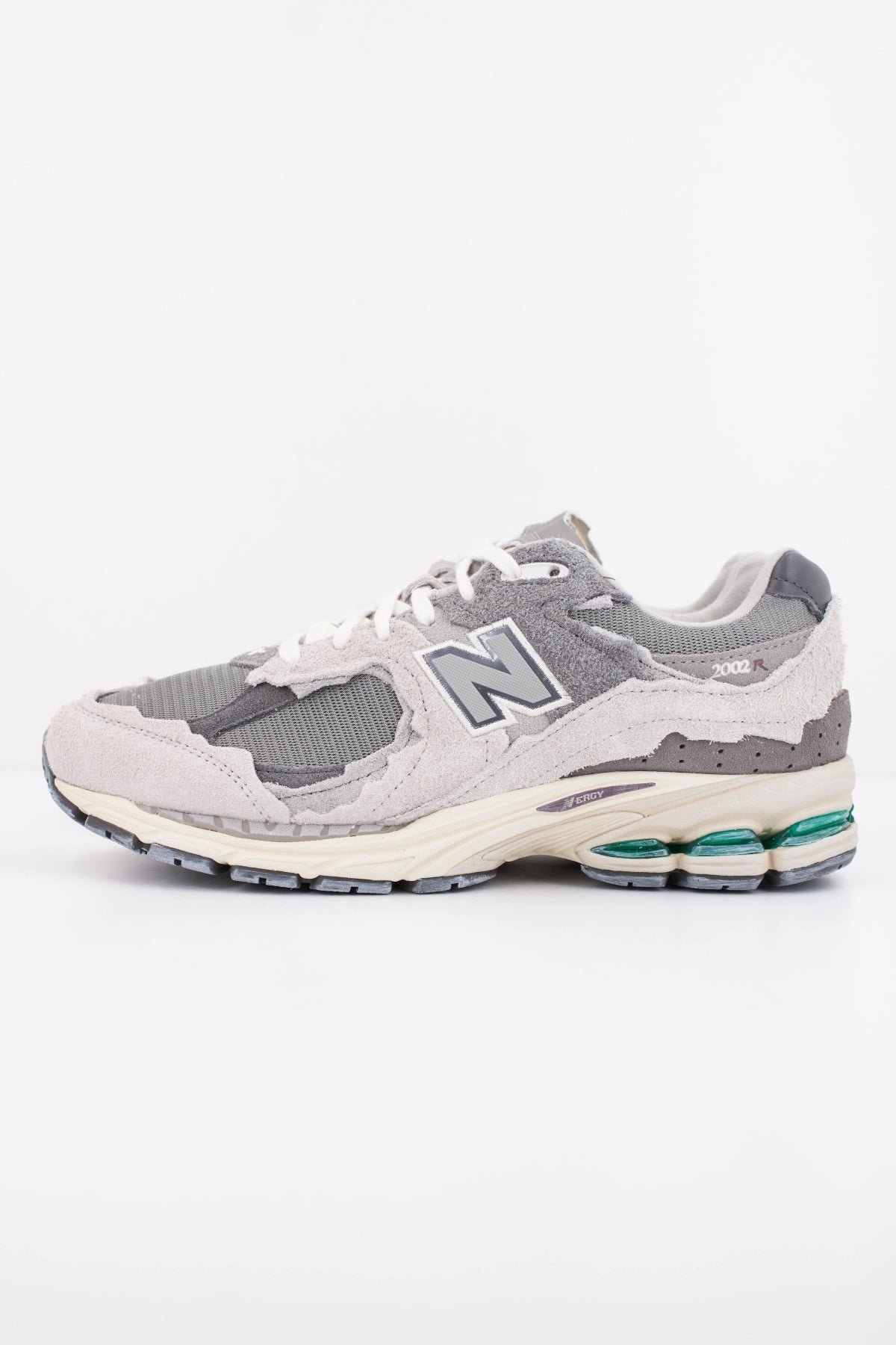 NEW BALANCE M  en color GRIS  (1)